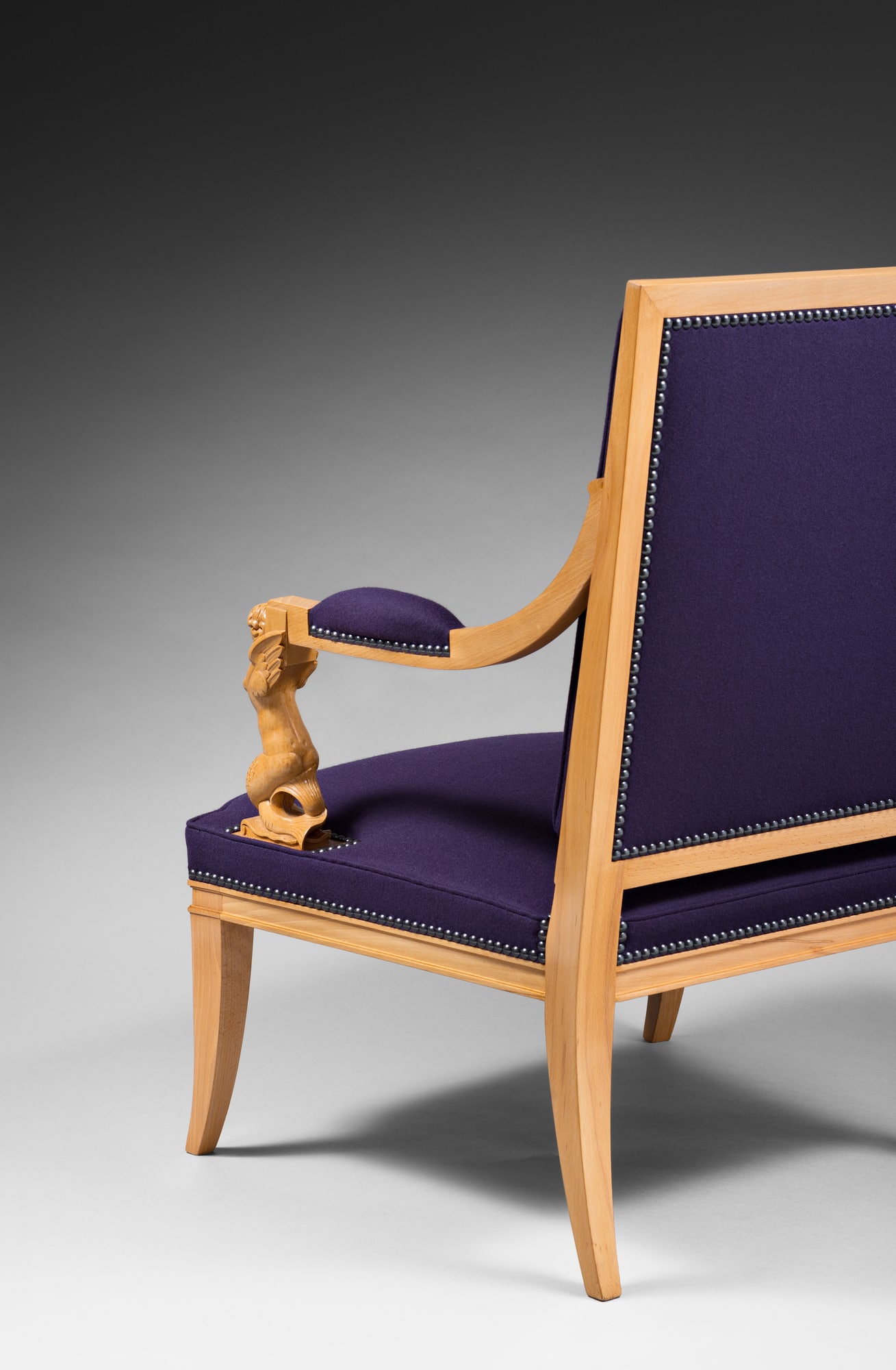Rare pair of ‘mermaid’ armchairs, vue 02