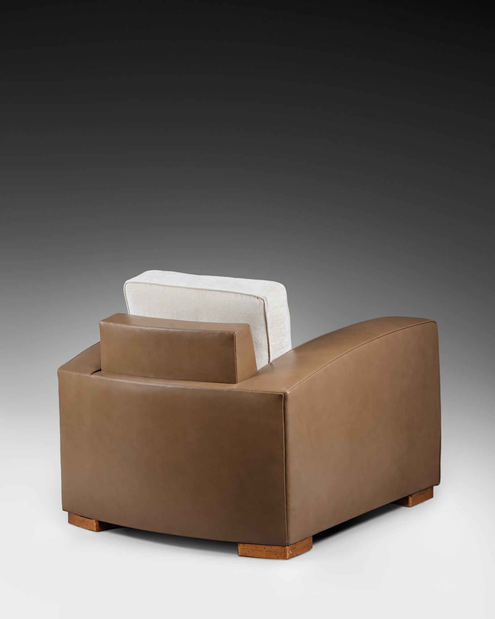 Rare pair of armchairs, vue 03