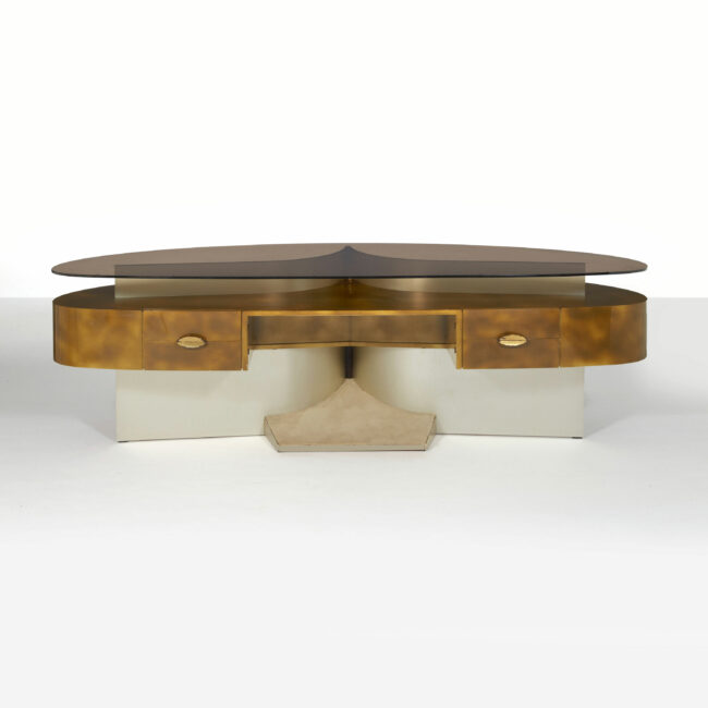 Maxime Old, Executive desk