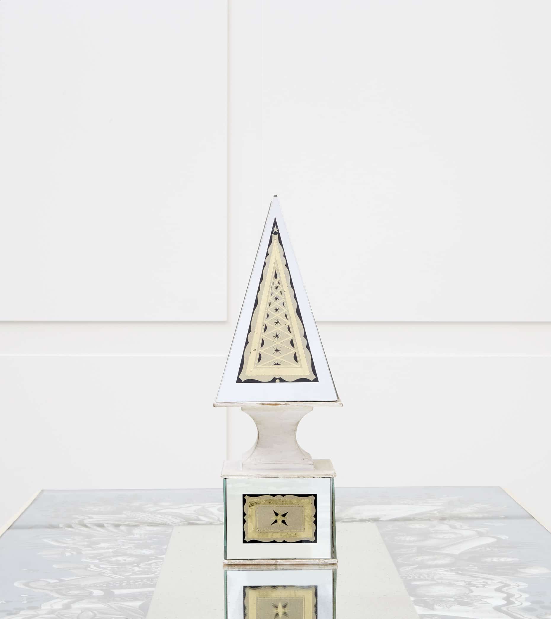 Paire of obelisks, vue 03