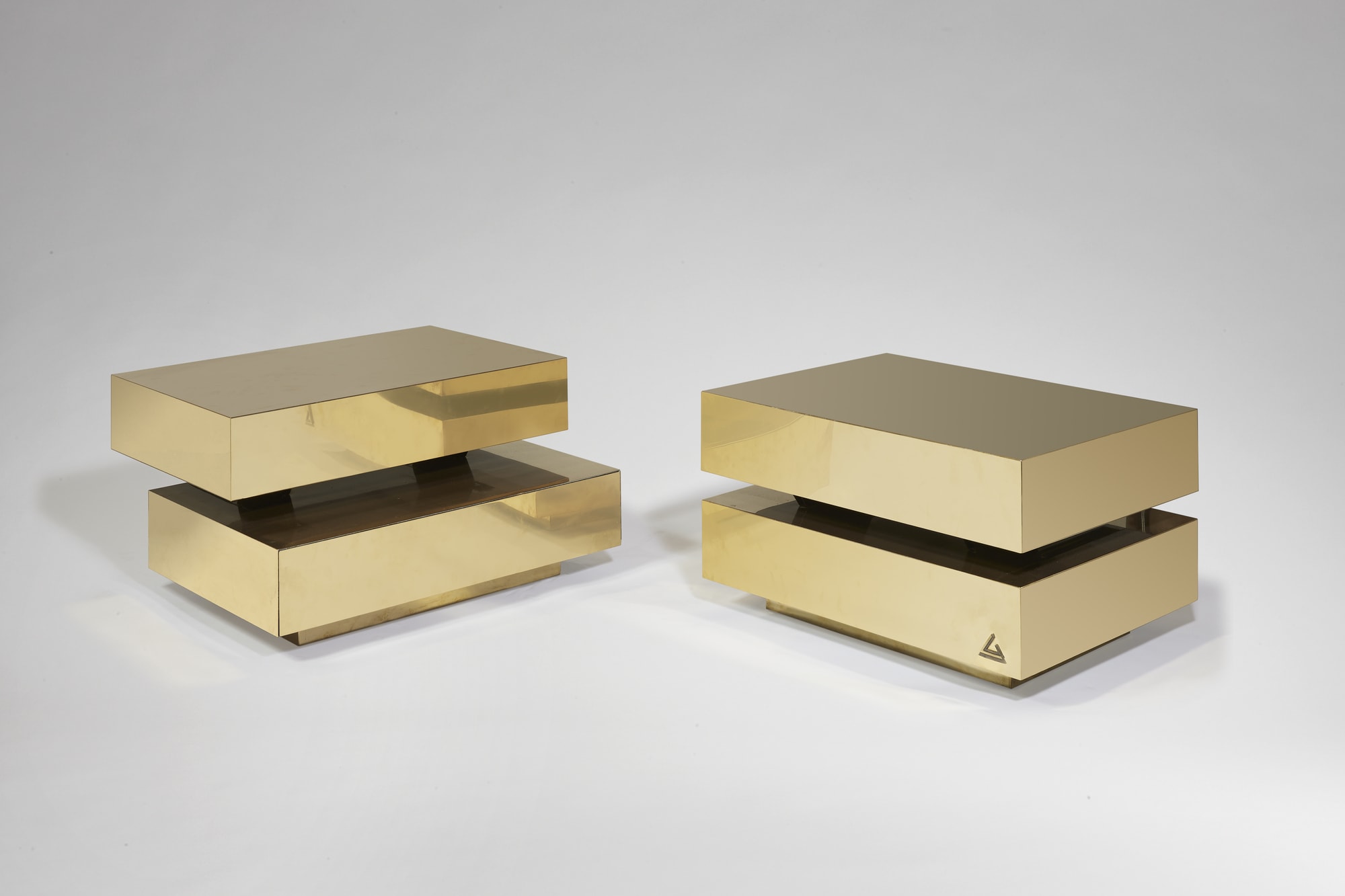 Paire de tables basses “Scultura”, vue 01