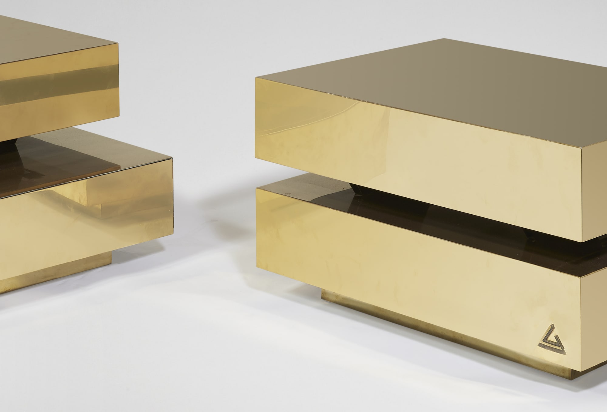 Paire de tables basses “Scultura”, vue 02
