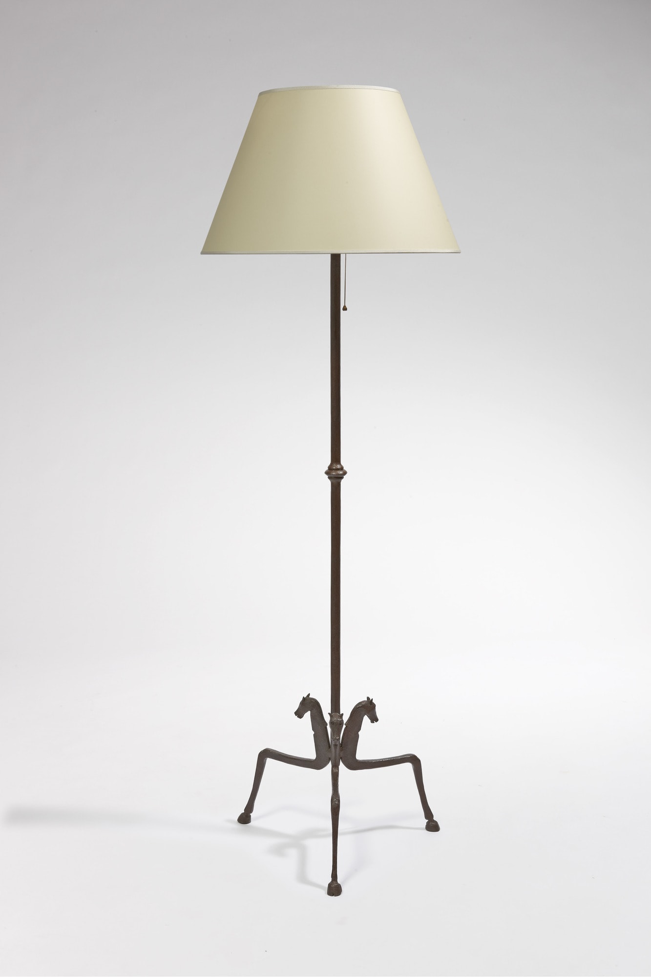 ‘Têtes de chevaux’ floor lamp, vue 01
