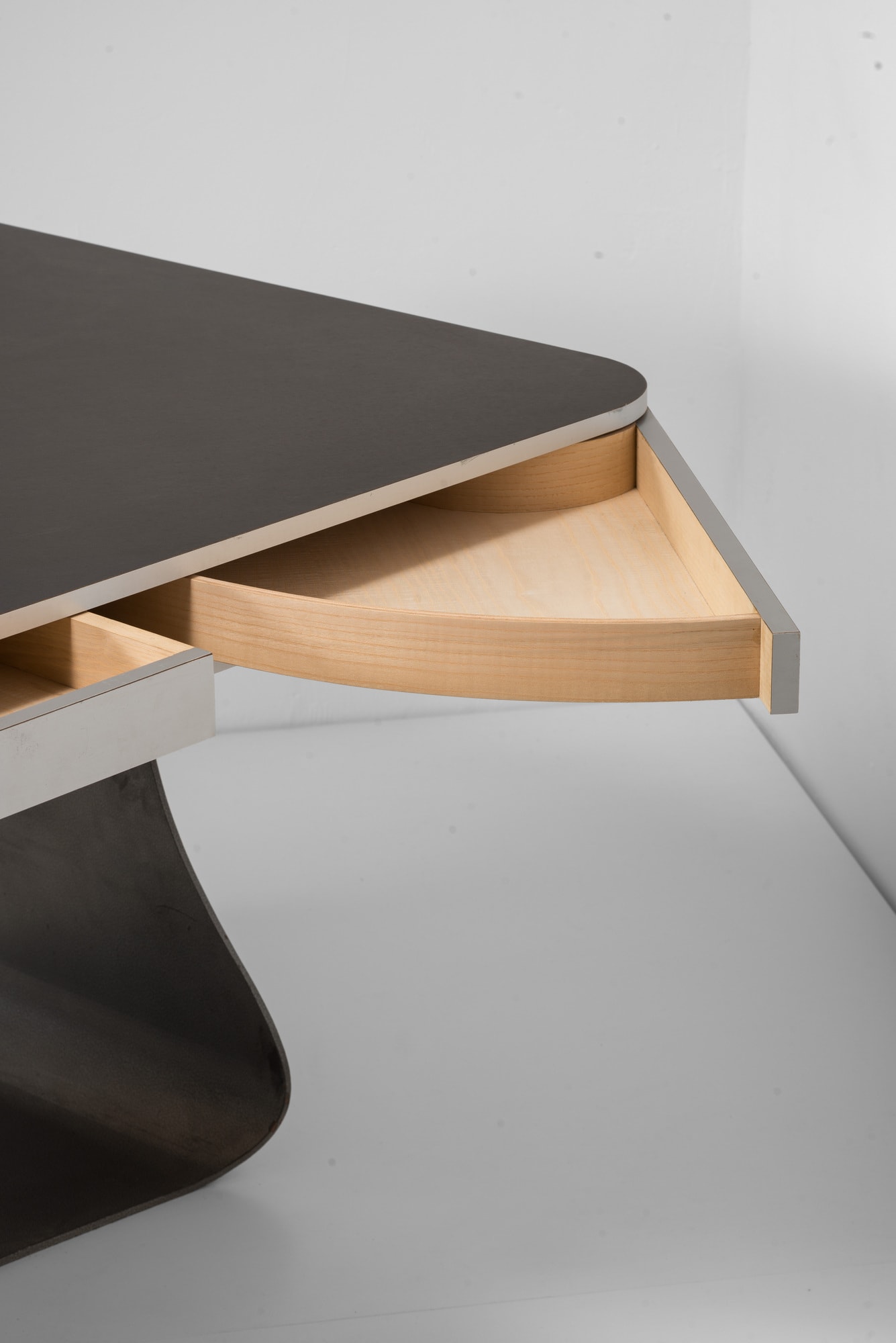 “Fer à Repasser” table, vue 03