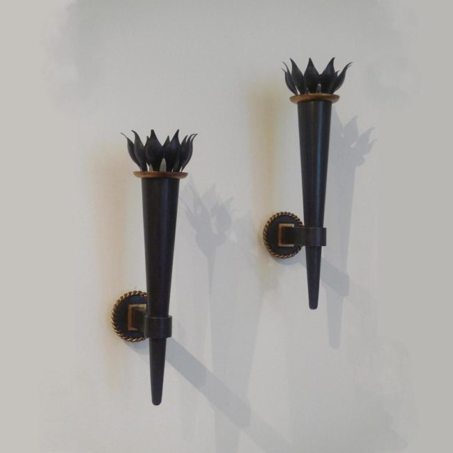Gilbert Poillerat, Paire d’appliques “Cornet”