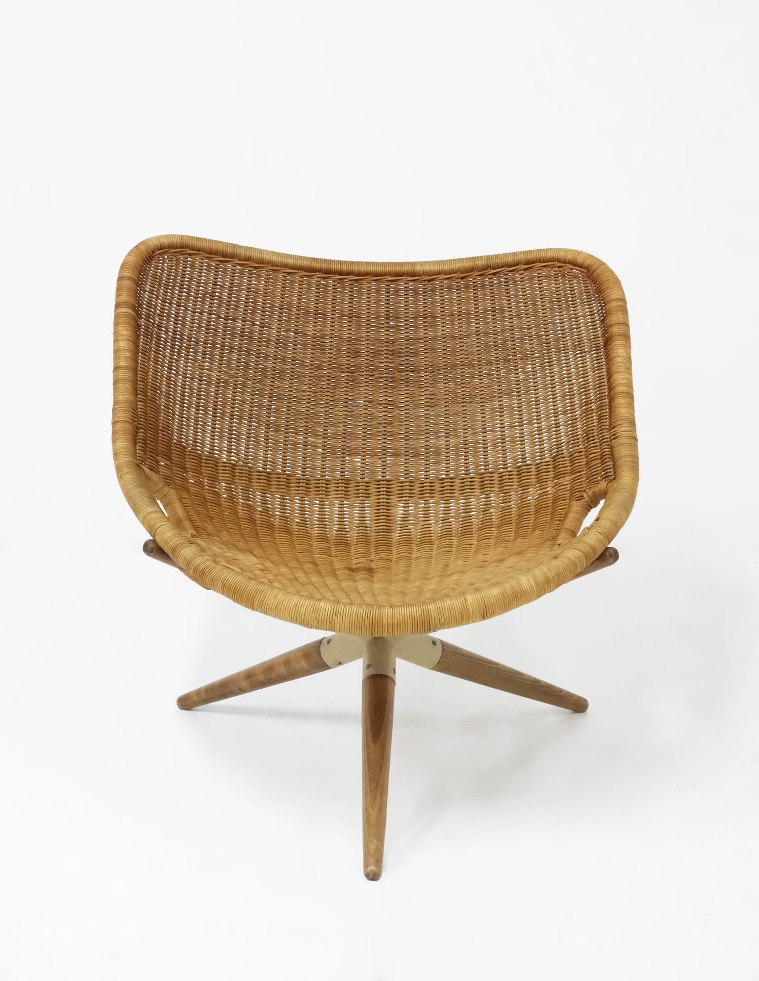 Joseph-André Motte, Pair of ‘Chistera’ armchairs, vue 02