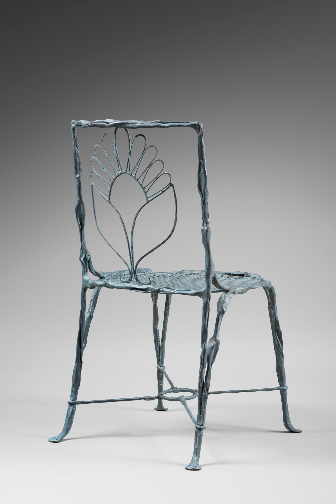 Suite de quatre chaises organiques, vue 02