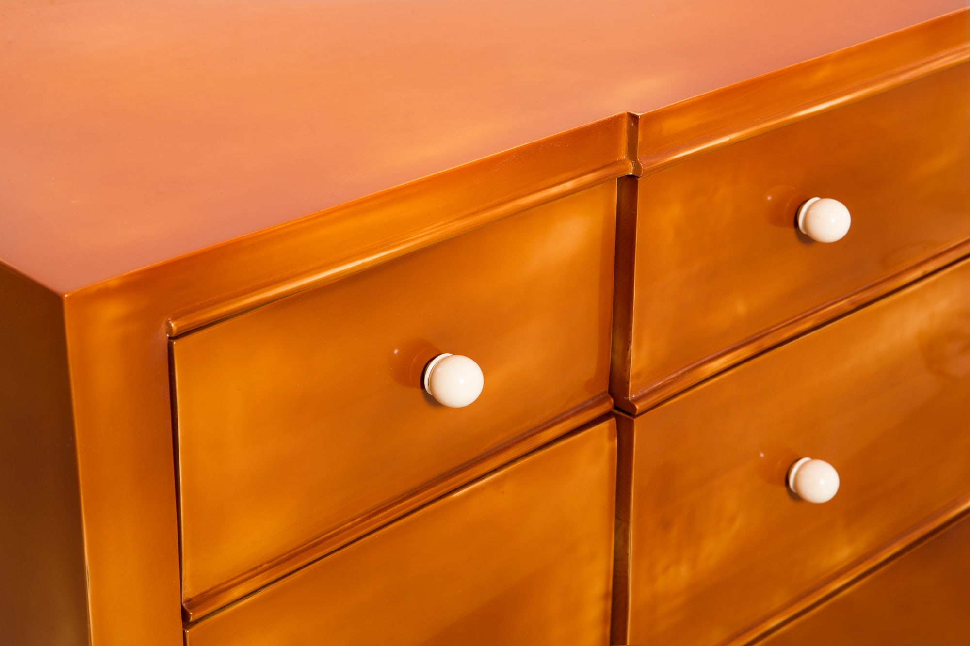 André Arbus, Lacquered chest of drawers, vue 03