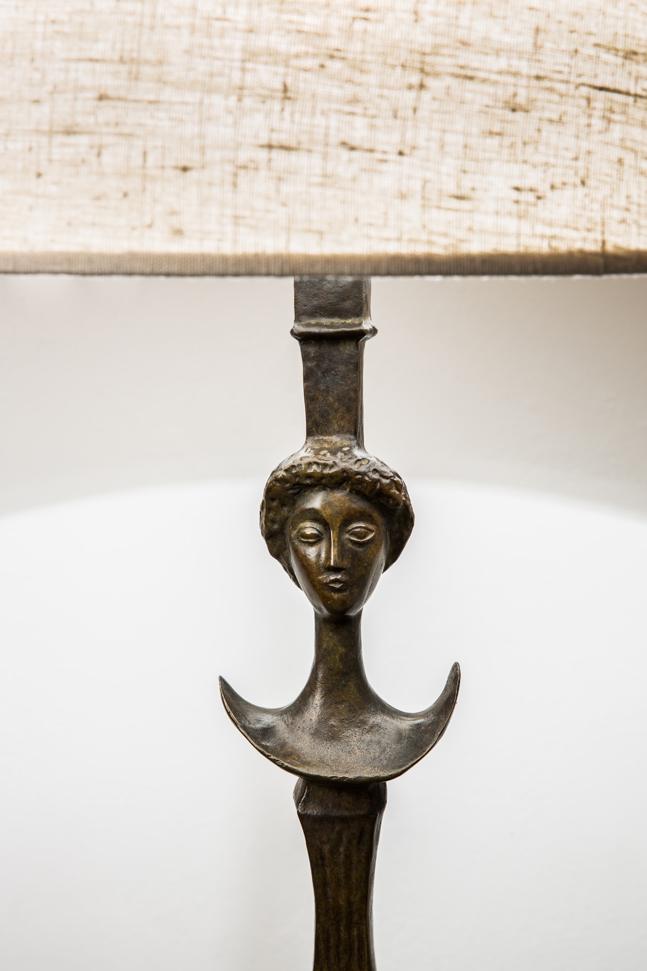 Alberto Giacometti, lampadaire “Figure” ou “Tête de Femme”, vue 02