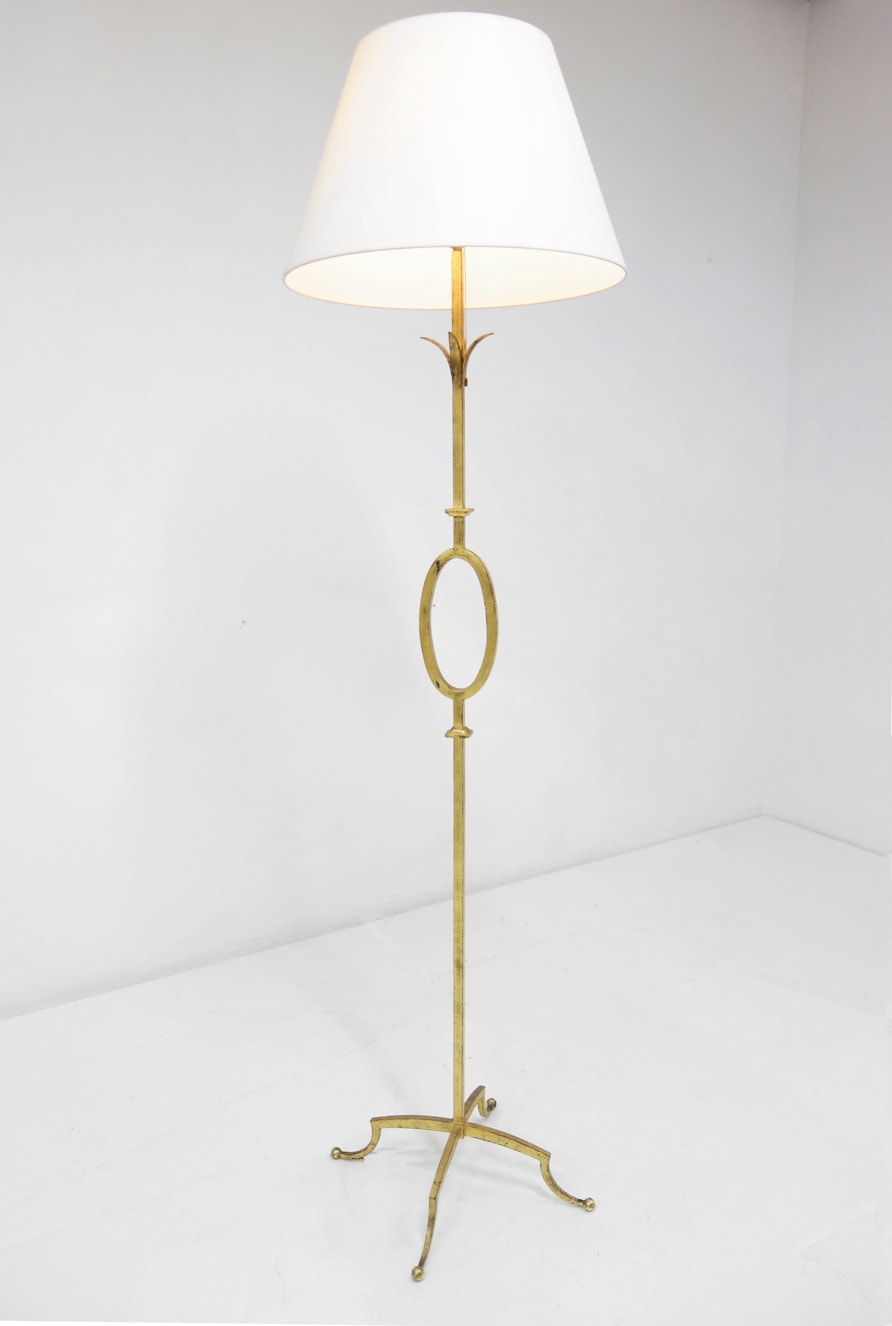 Gilbert Poillerat, Lampadaire en fer forgé doré, vue 01