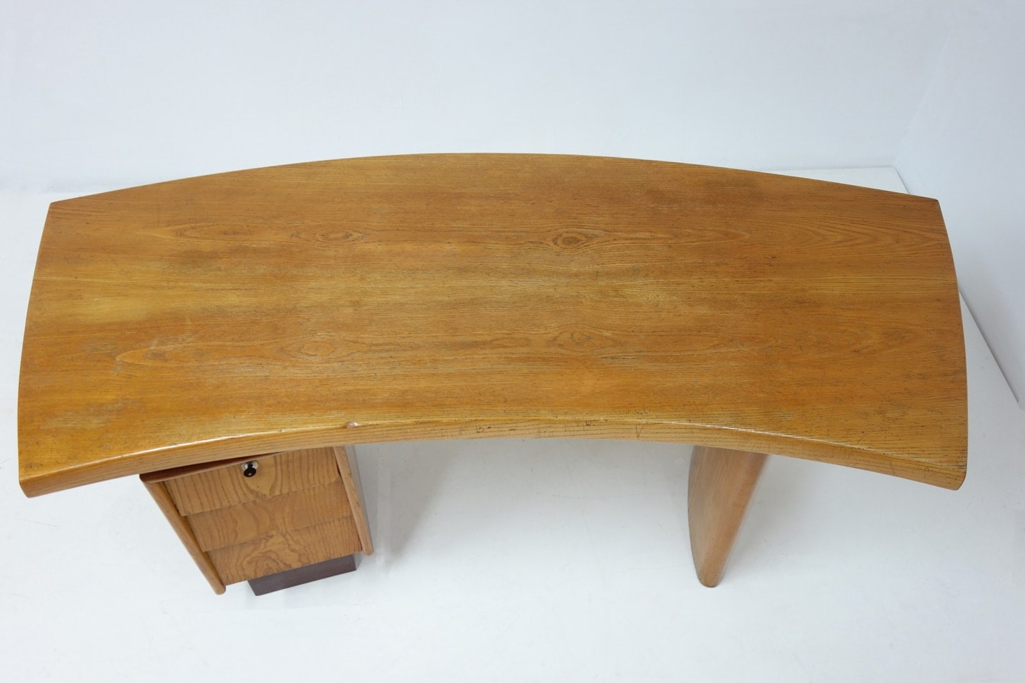 Charlotte Perriand & Pierre Jeanneret, Desk N°9, vue 04