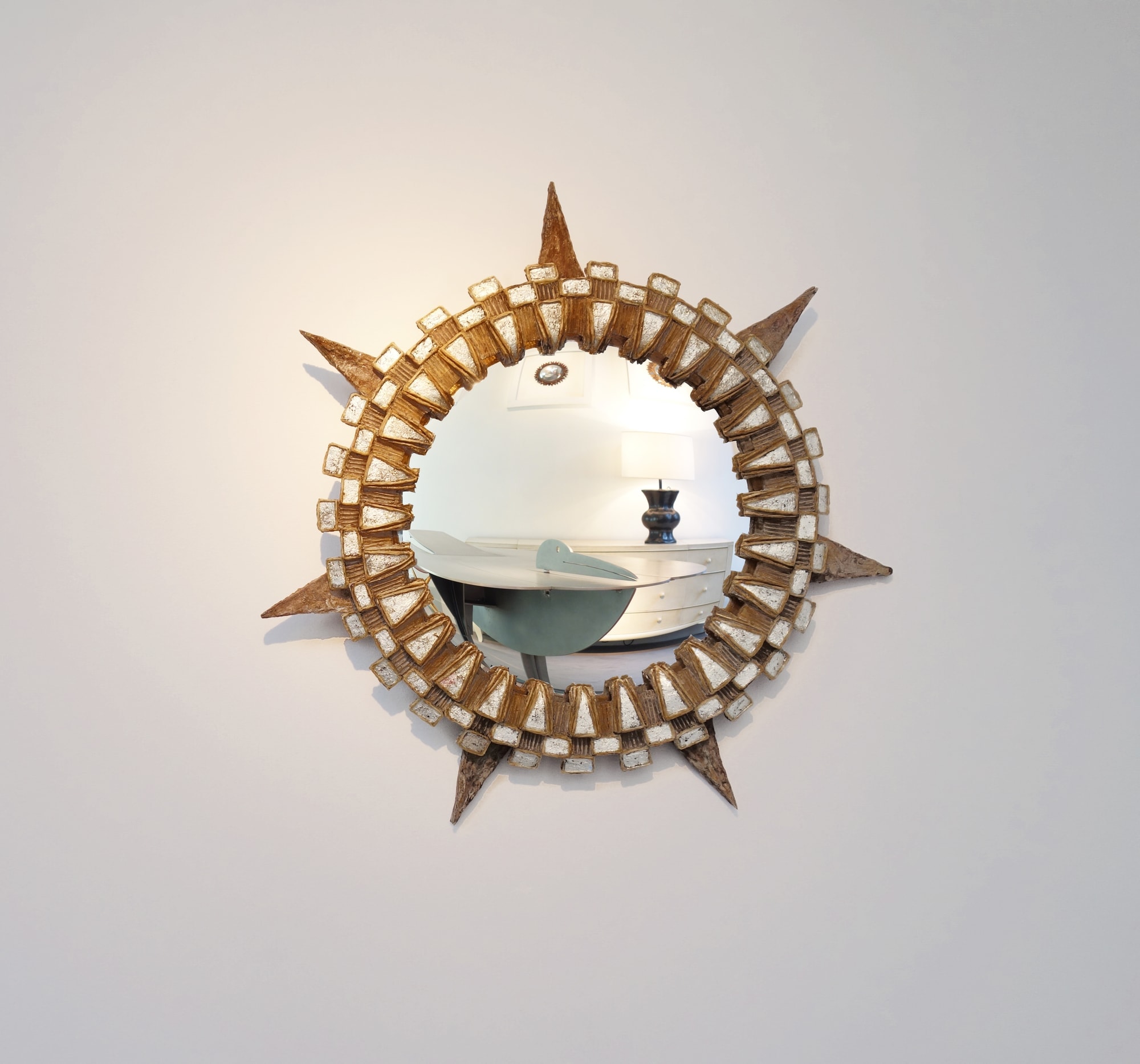 Line Vautrin, Miroir “Tudor”, vue 01