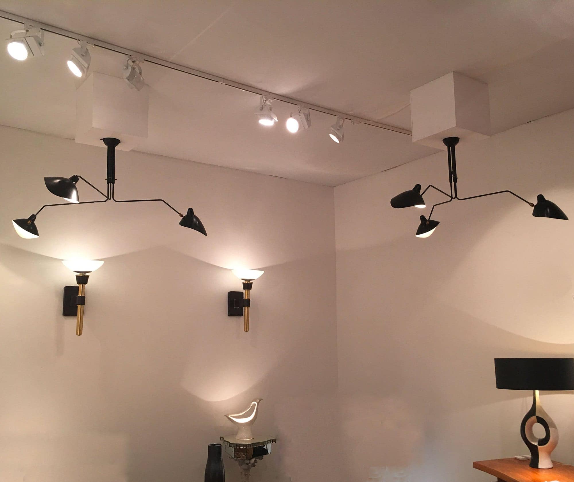 Serge Mouille, ceiling lamp with three pivoting arms, vue 01