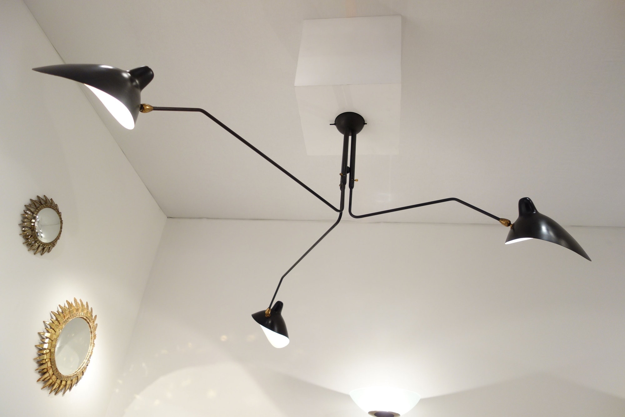 Serge Mouille, ceiling lamp with three pivoting arms, vue 03