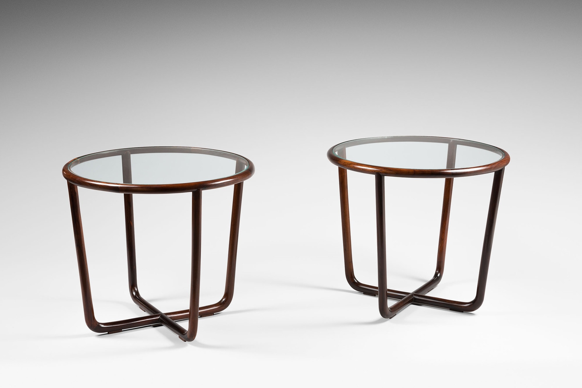 Joaquim Tenreiro, Paire de tables d’appoint, vue 01