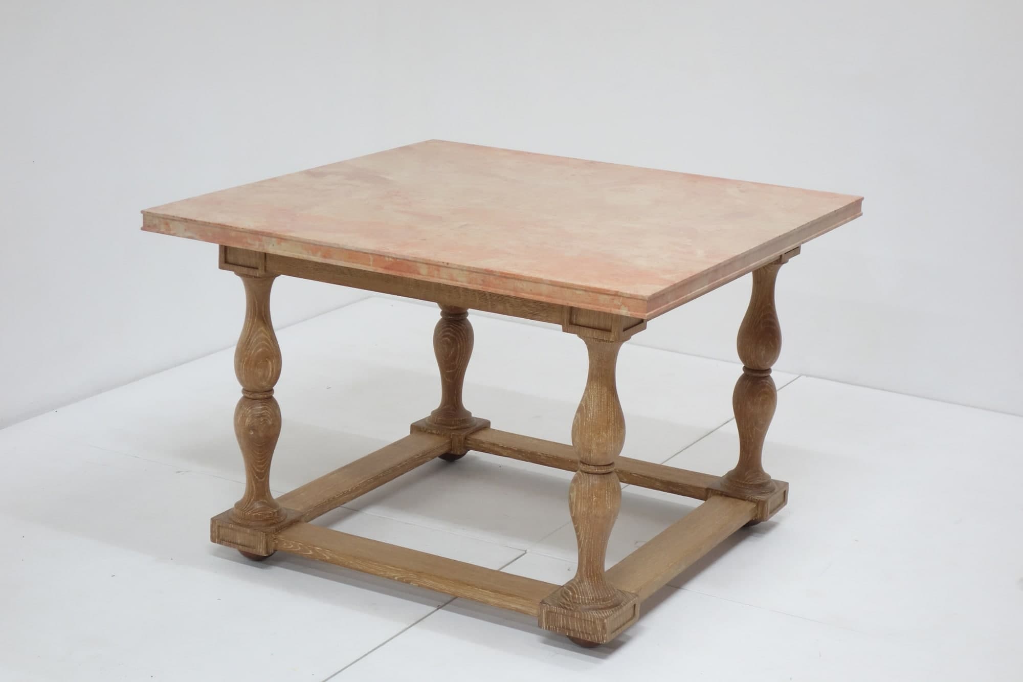 Jean-Charles Moreux, Table, vue 01
