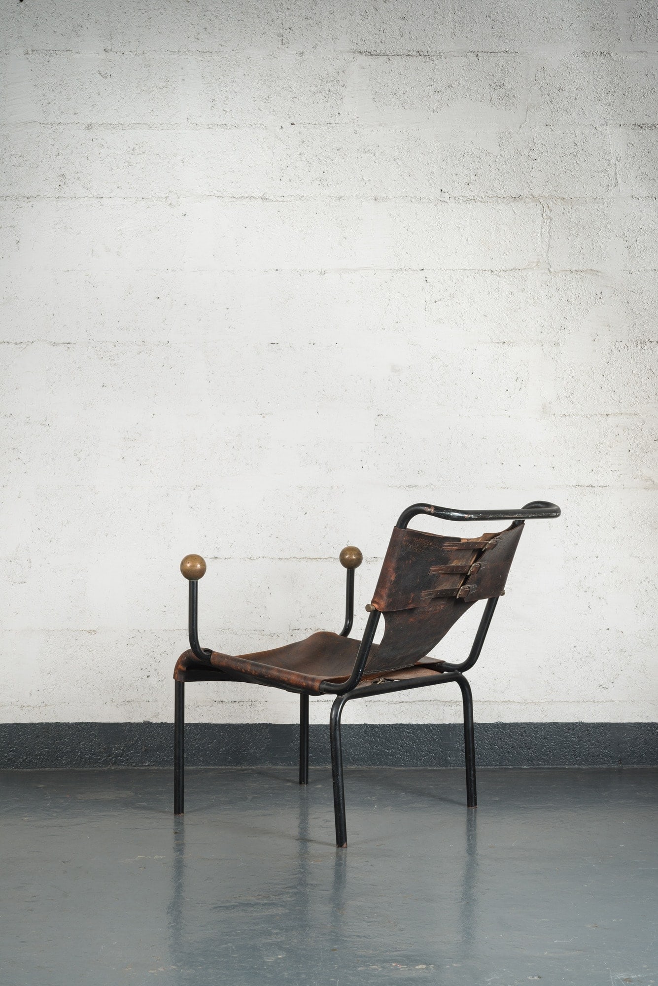 Lina Bo Bardi, Rare et originale chaise “Bola”, vue 02