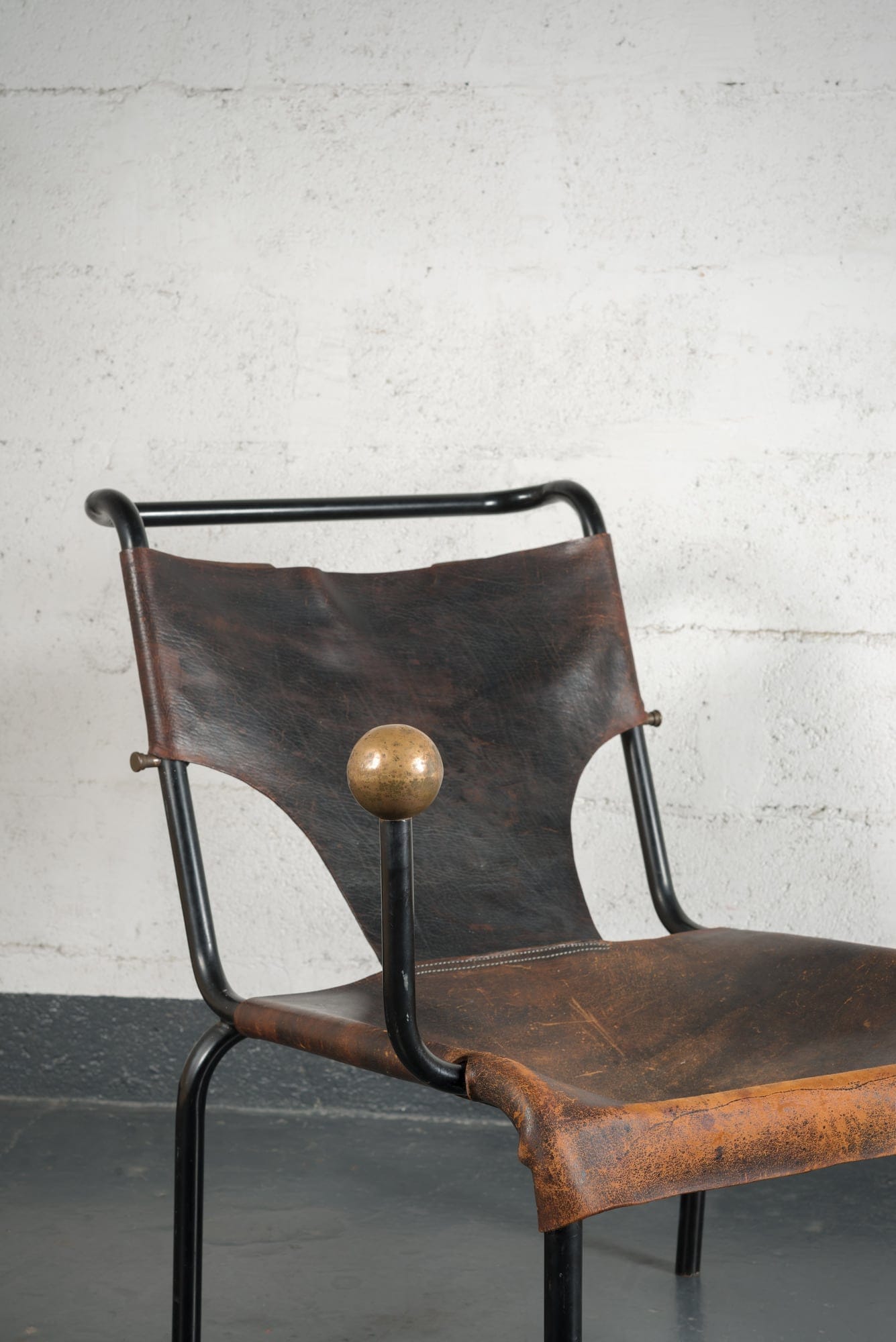 Lina Bo Bardi, Rare et originale chaise “Bola”, vue 03