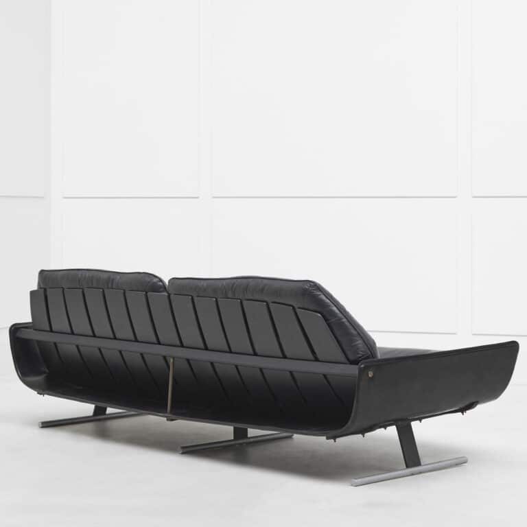 Jorge Zalszupin, “Presidencial” sofa