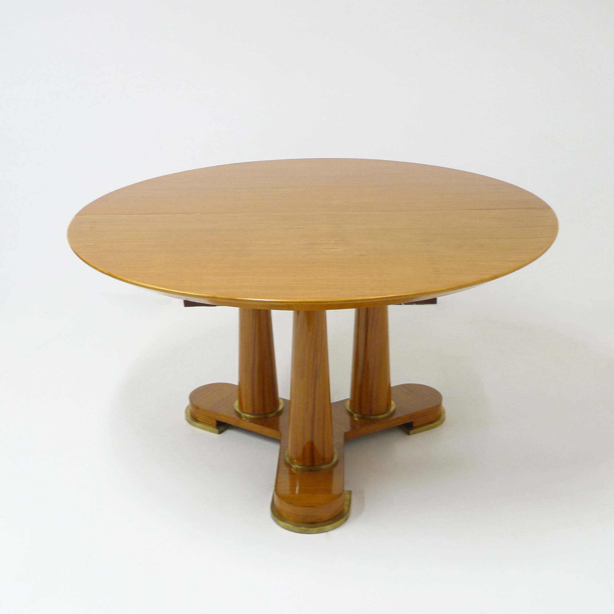 Table en citronnier verni