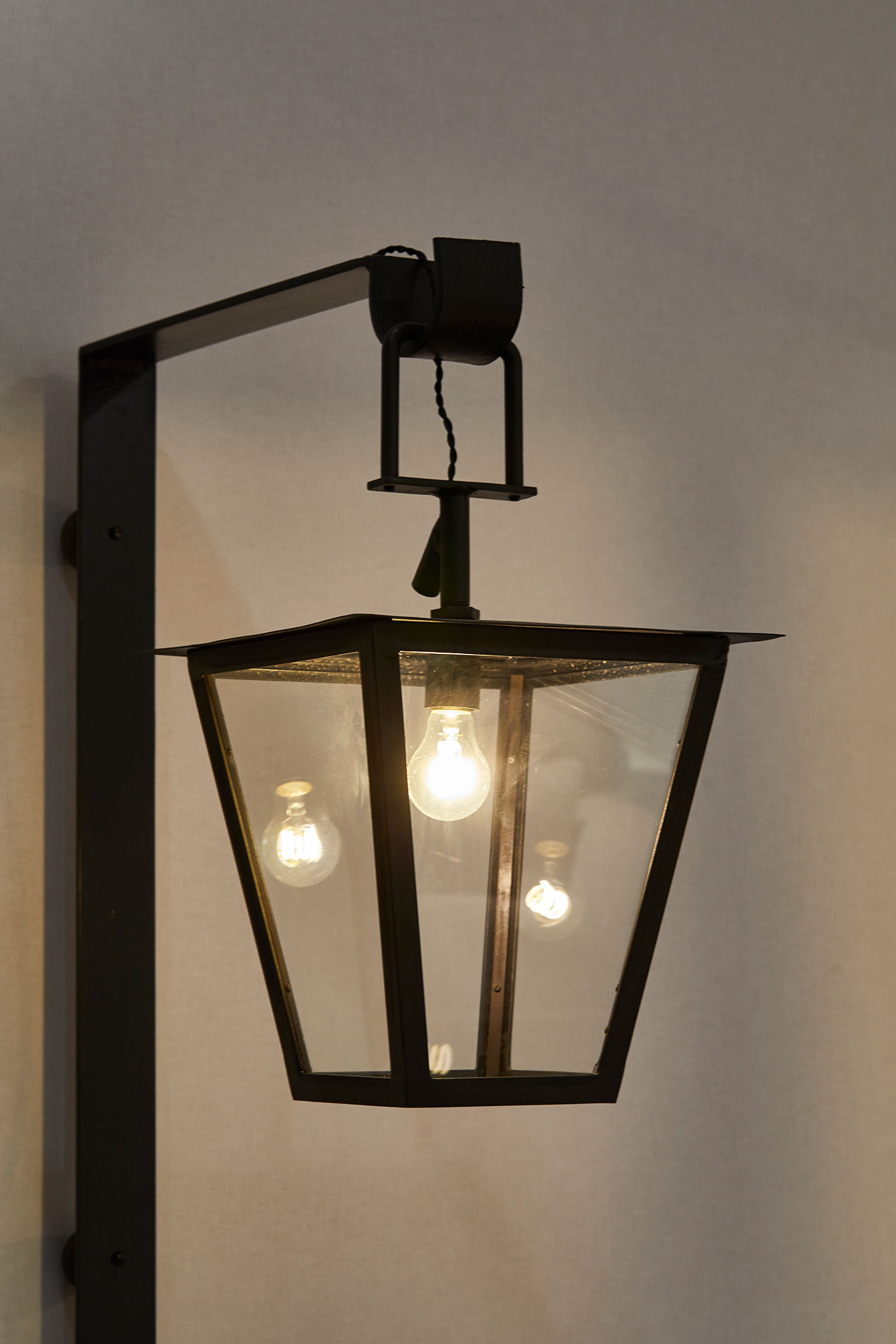 Jean Royère, “Fond Perdu” lantern, vue 03