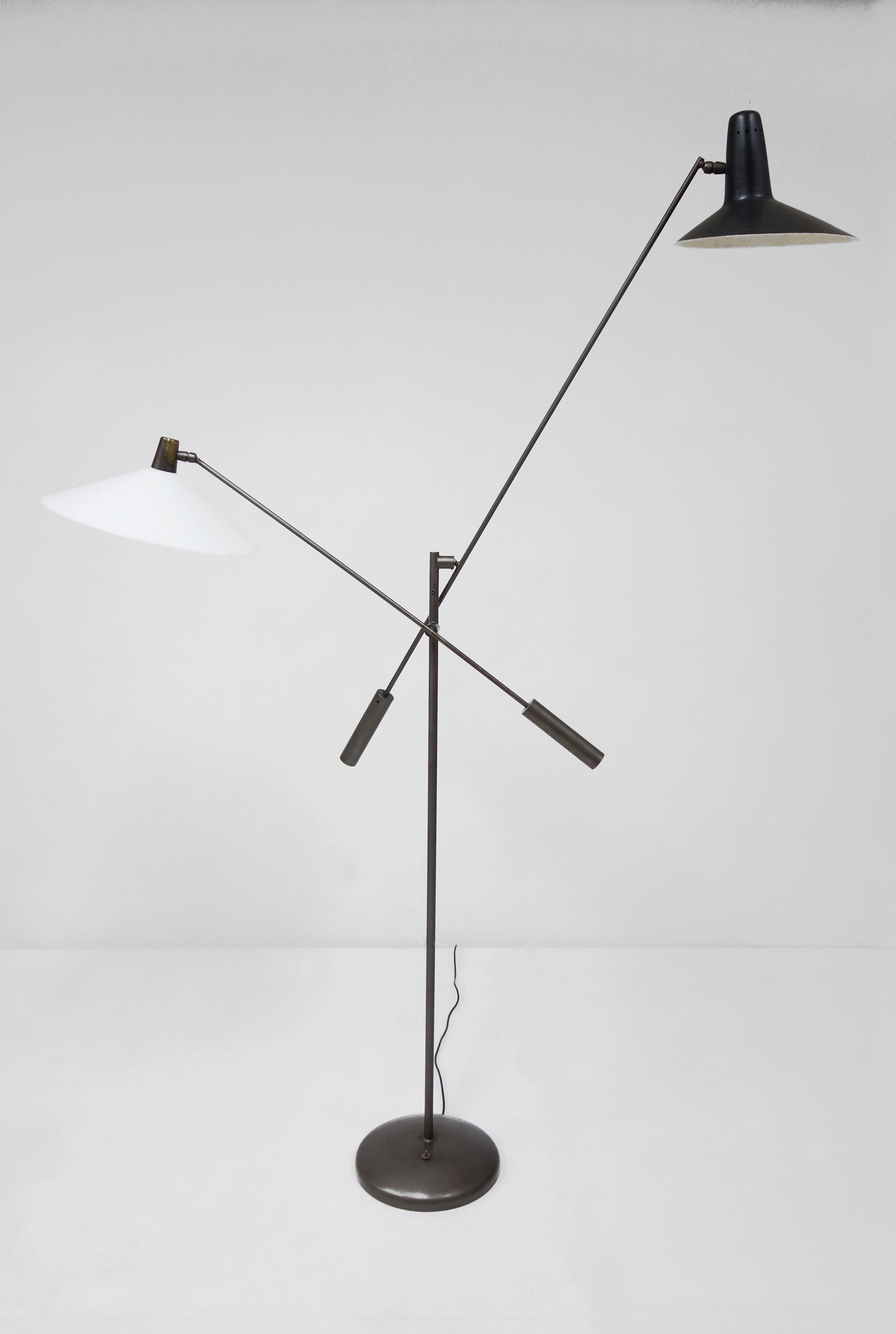 Robert Mathieu, Double pendulum floor lamp, vue 01
