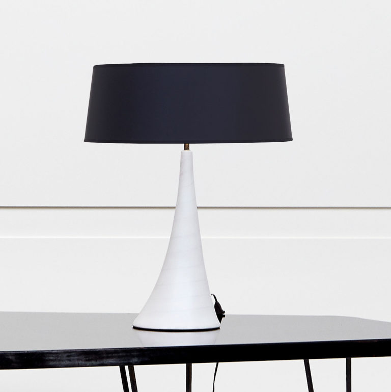 Georges Jouve, Sculpturale lampe en céramique blanche