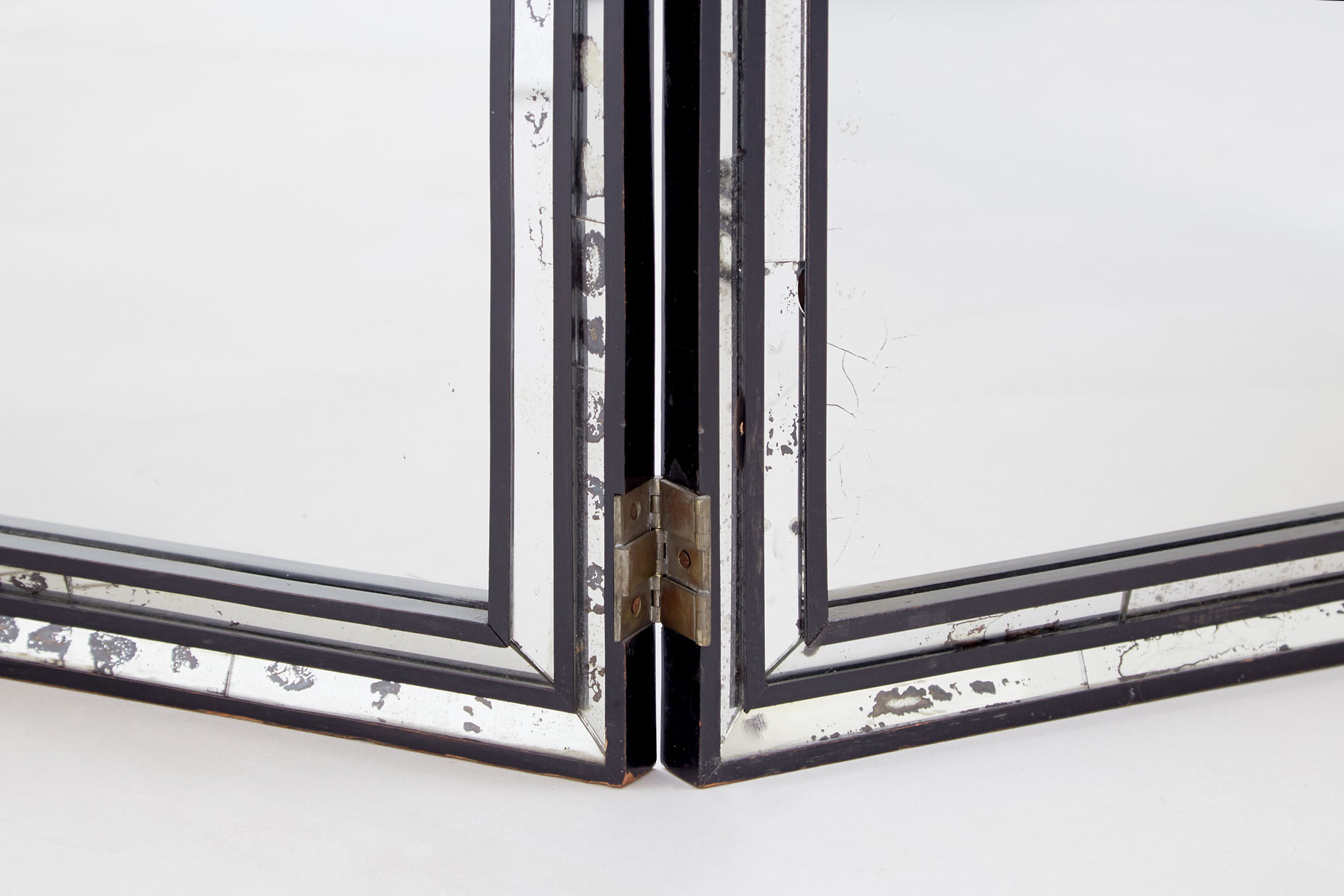 Syrie Maugham, Screen with 6 folders, vue 03