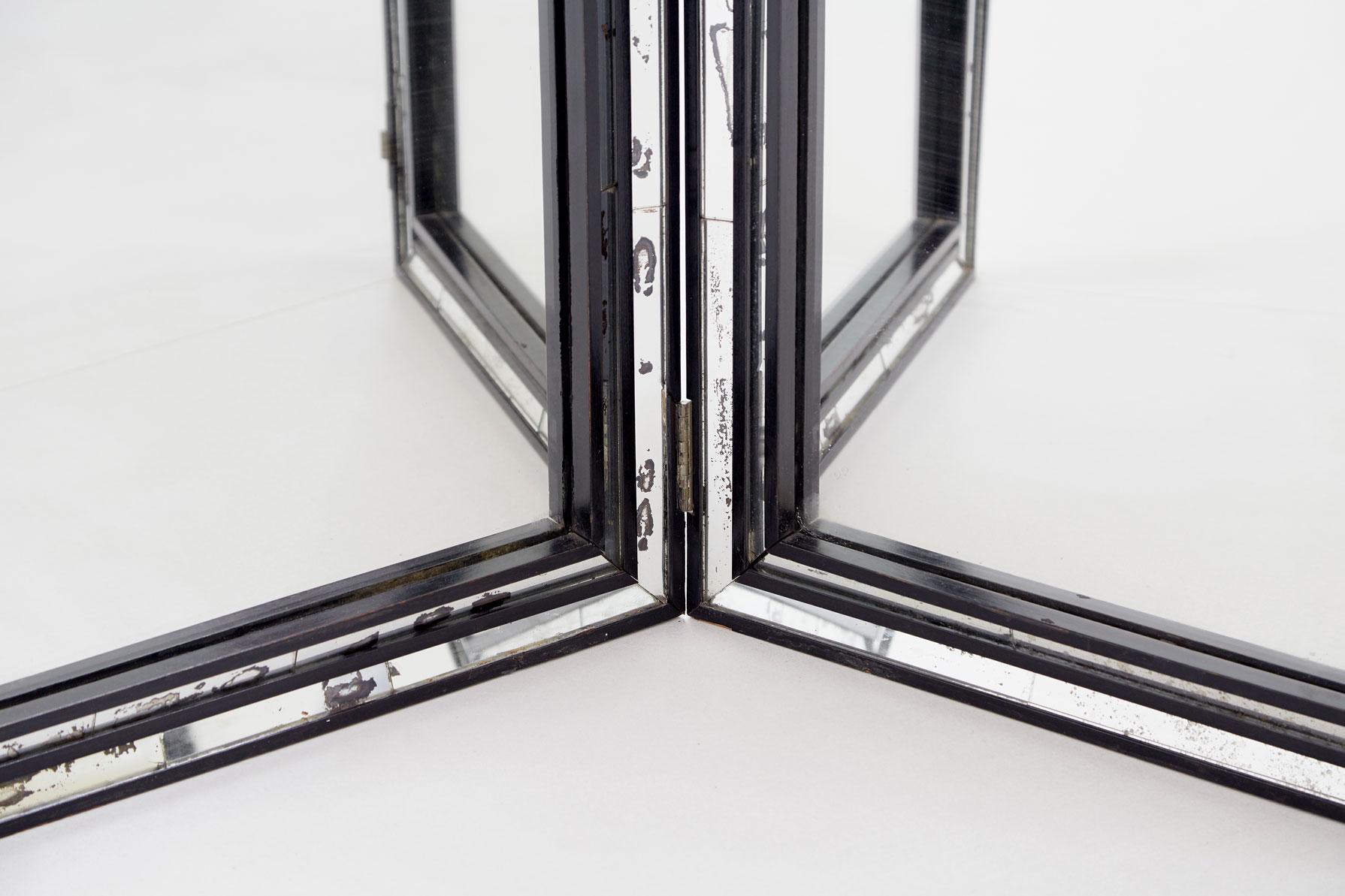 Syrie Maugham, Screen with 6 folders, vue 04