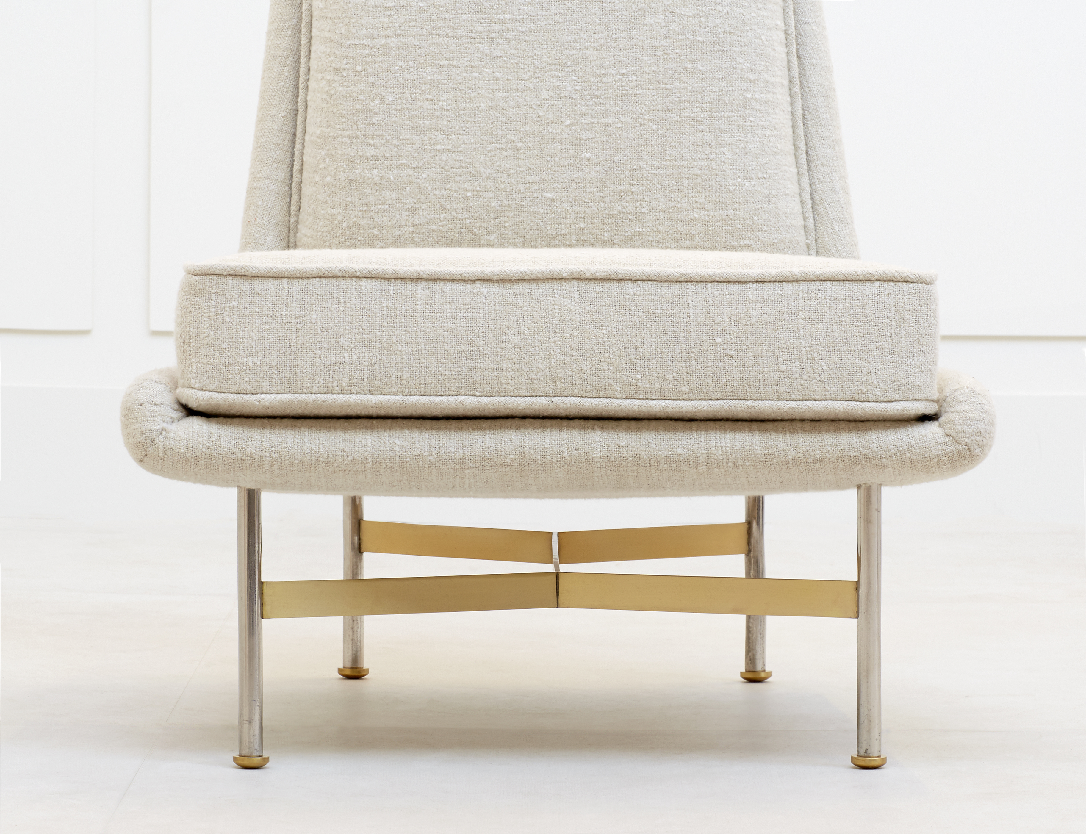 Pair of low chairs, Gilbert Poillerat, vue 06