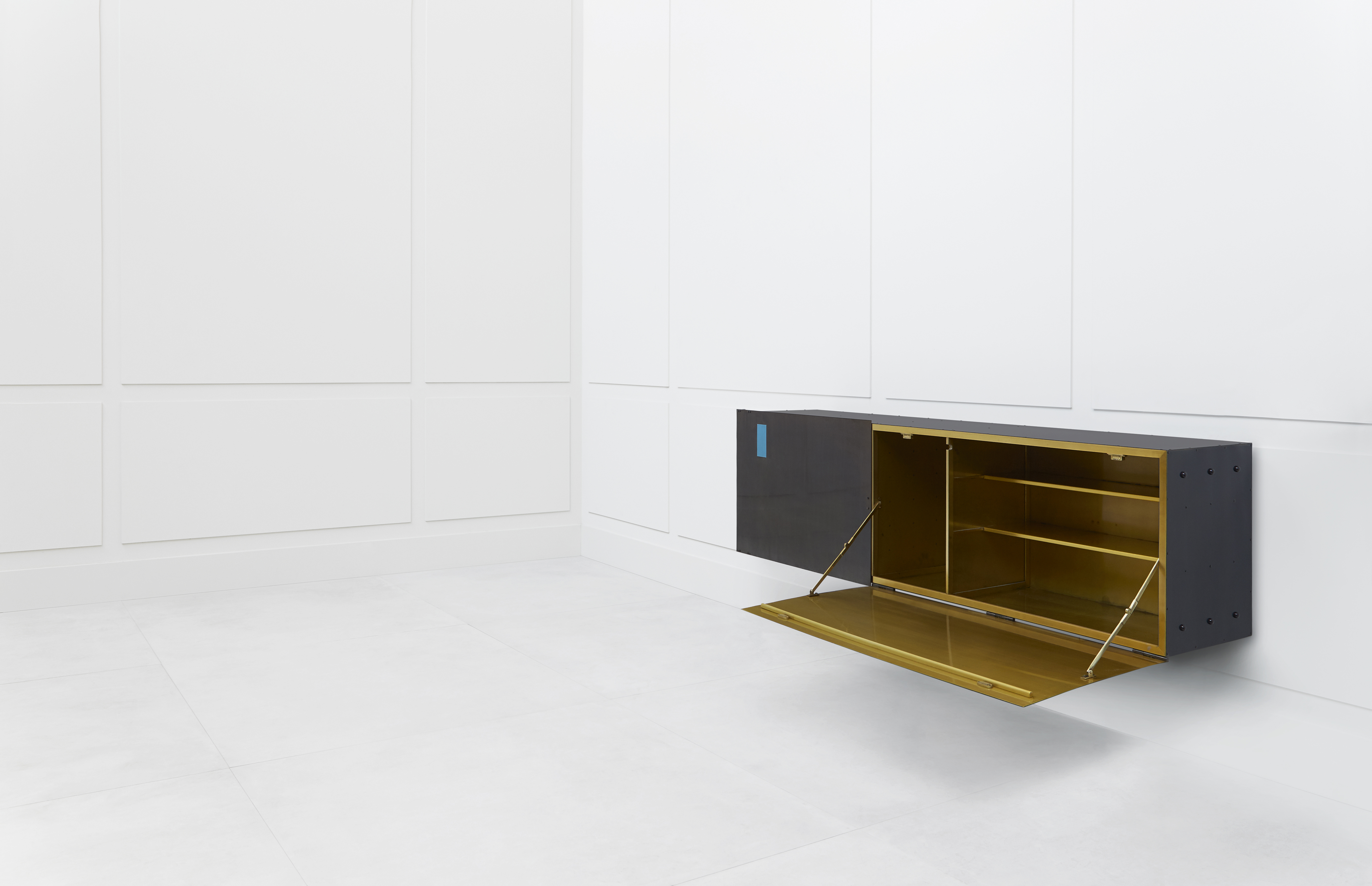 Gilbert Poillerat, Cabinet suspendu, vue 05