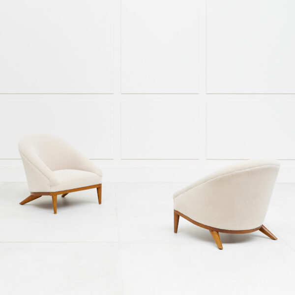 Jean Royère, Pair of «Crapaud» armchairs
