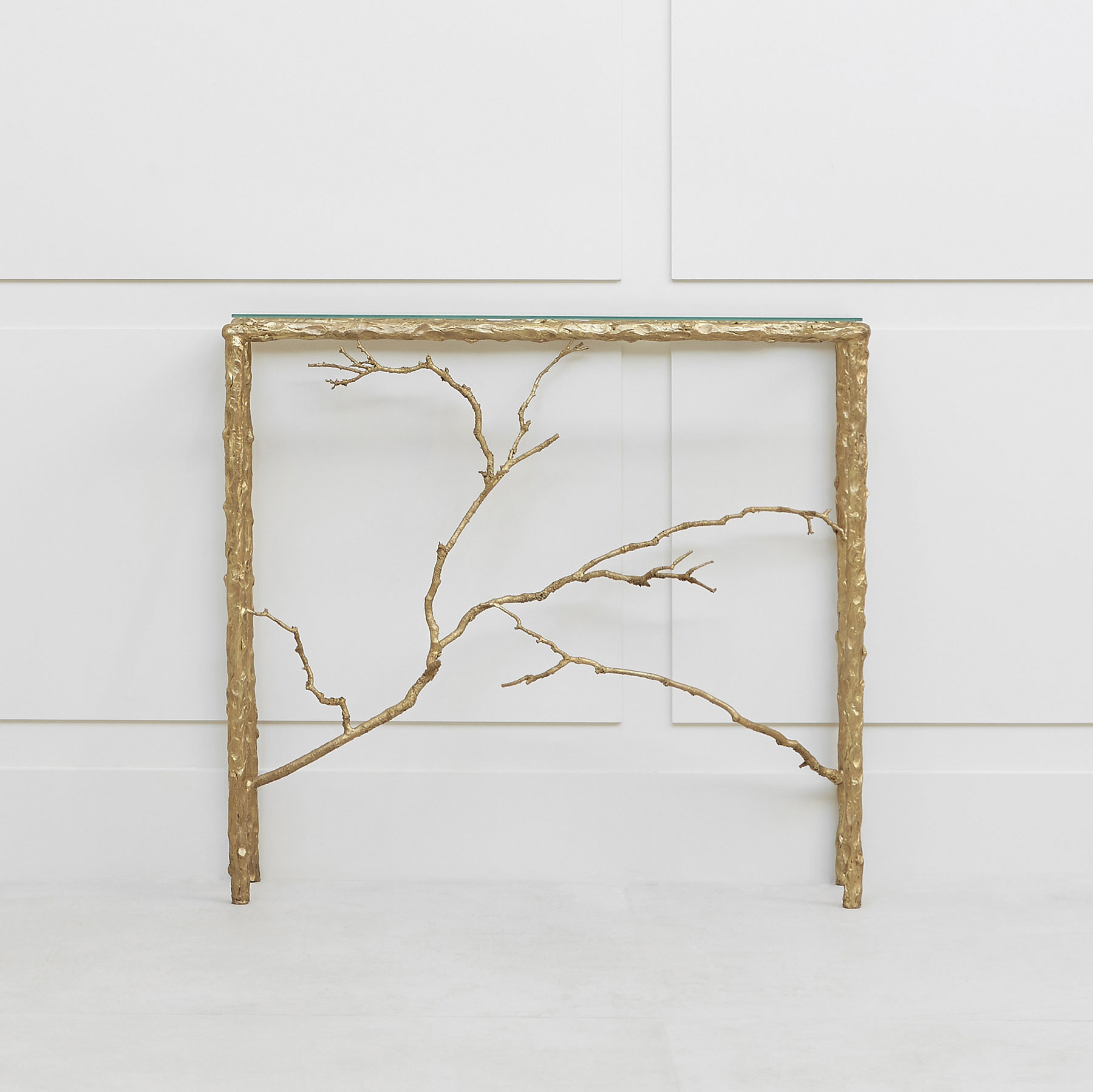 «Les arbres contre le mur»