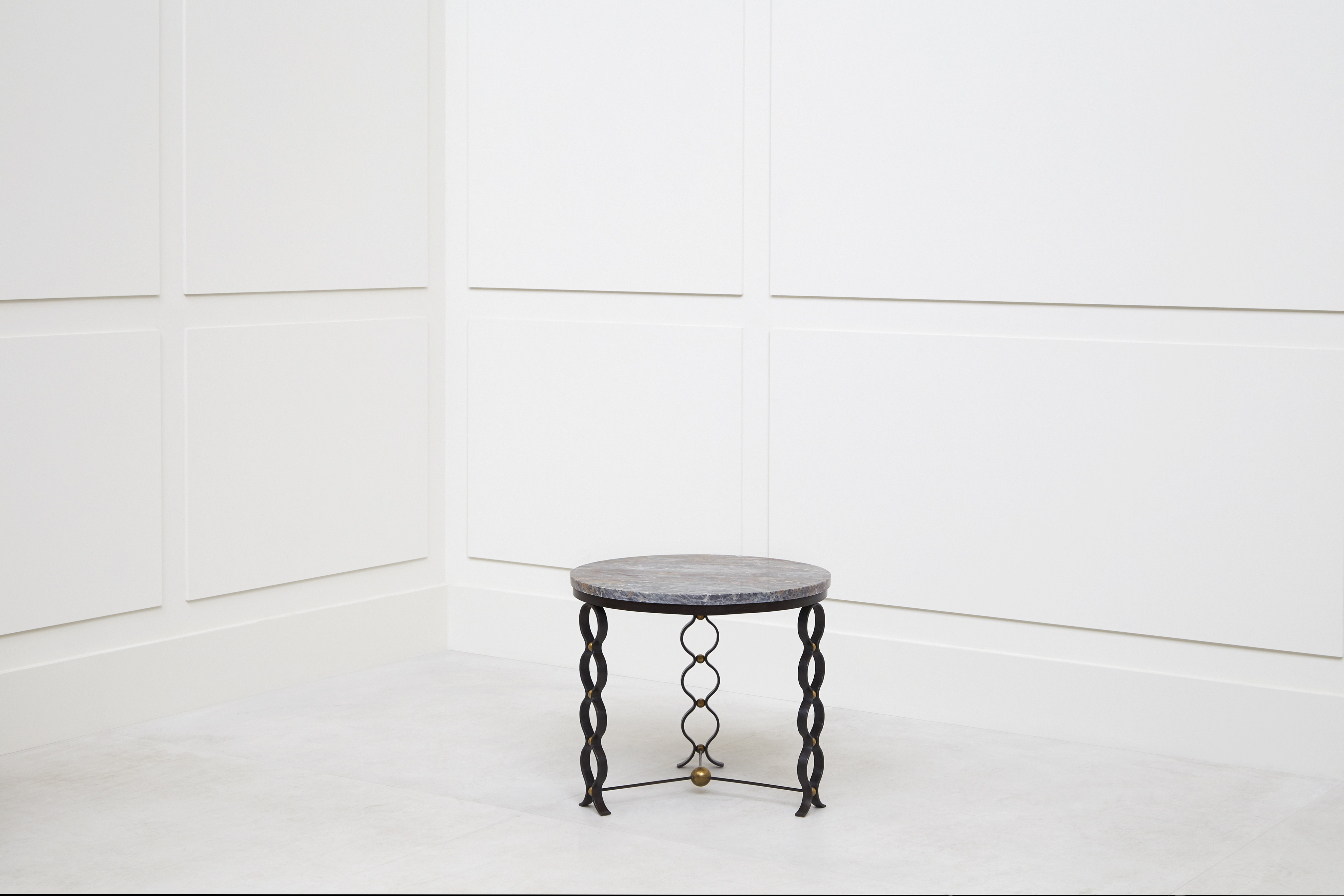 Jean Royère, «Ruban» gueridon, vue 01