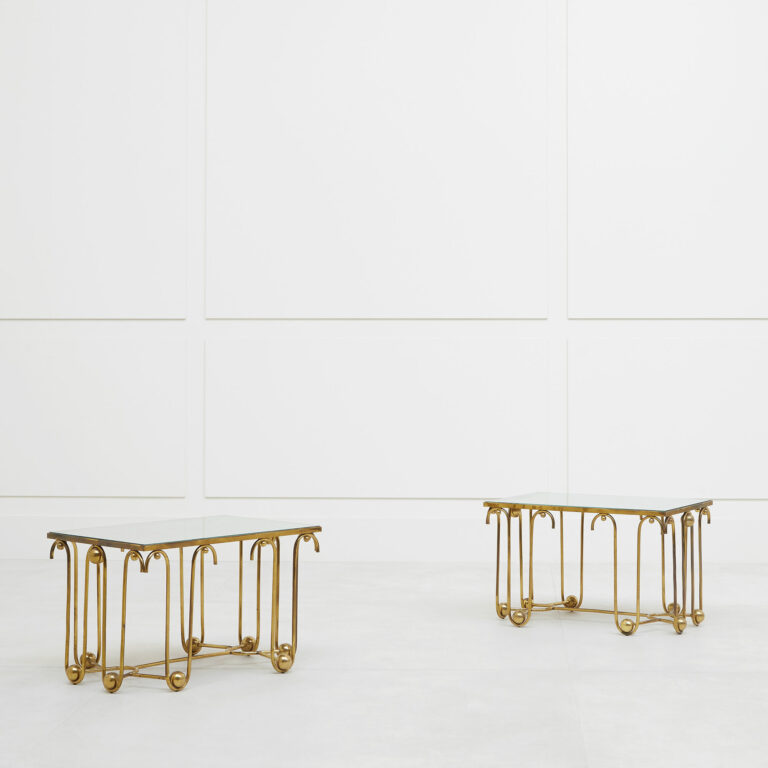 Jean Royère, Paire de tables d’appoint «Ondulation»