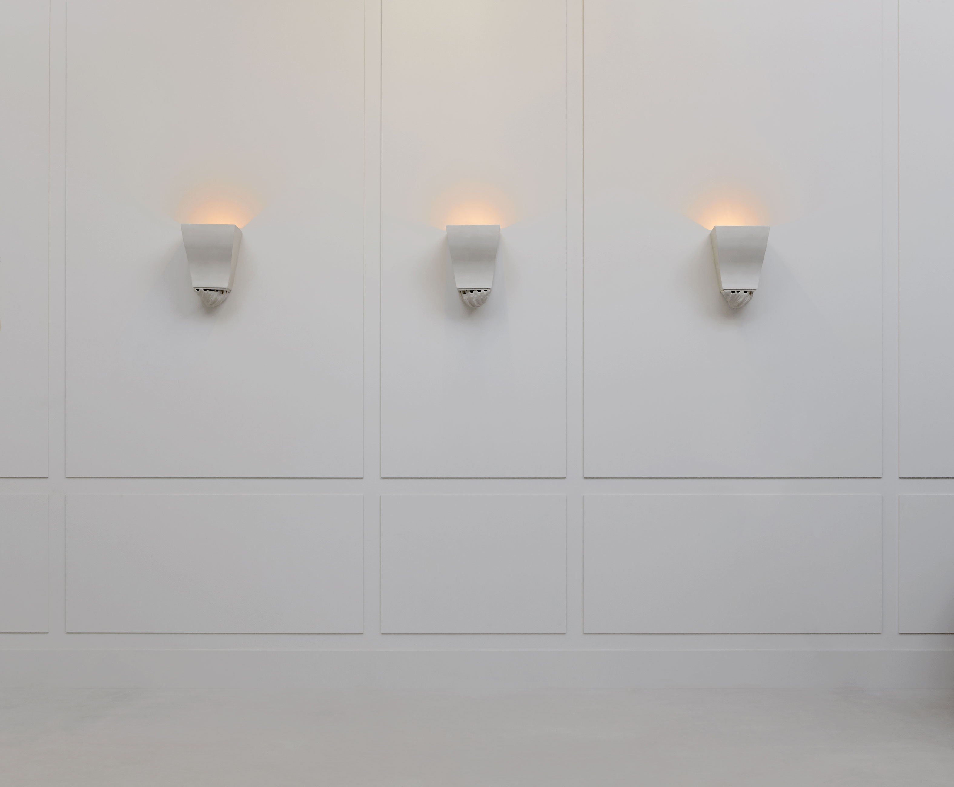 Jean-Charles Moreux, Four wall lamps, vue 02