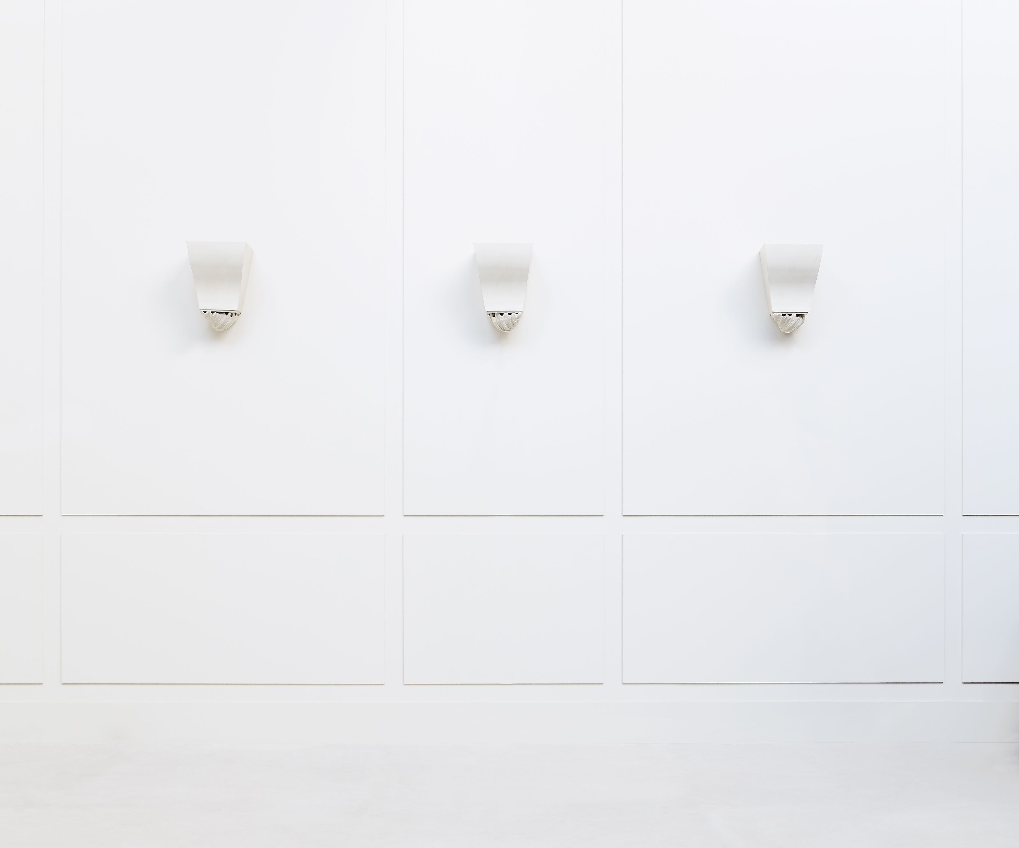 Jean-Charles Moreux, Four wall lamps, vue 01