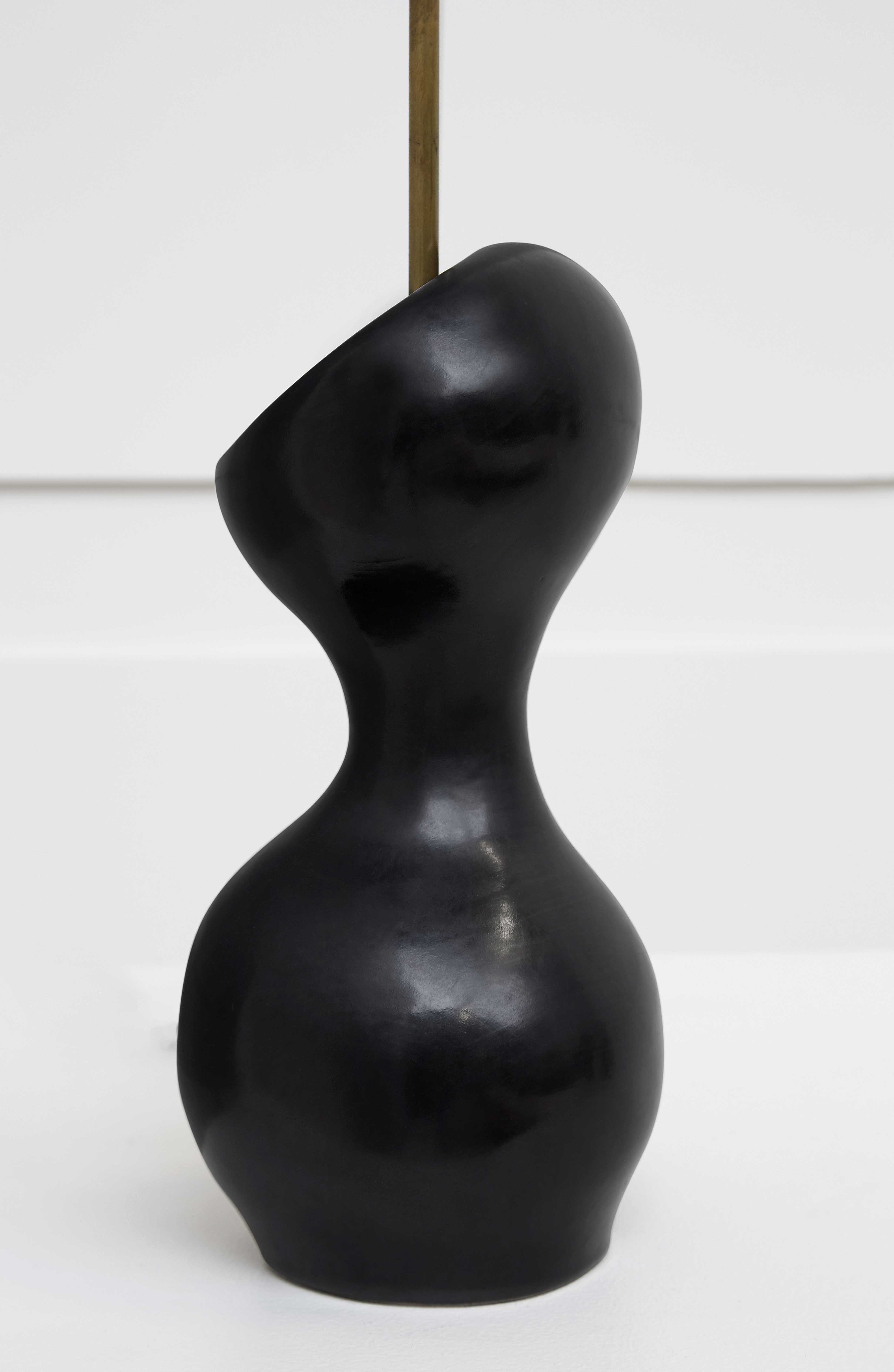Georges Jouve, Lampe “sablier” en céramique noire, vue 03
