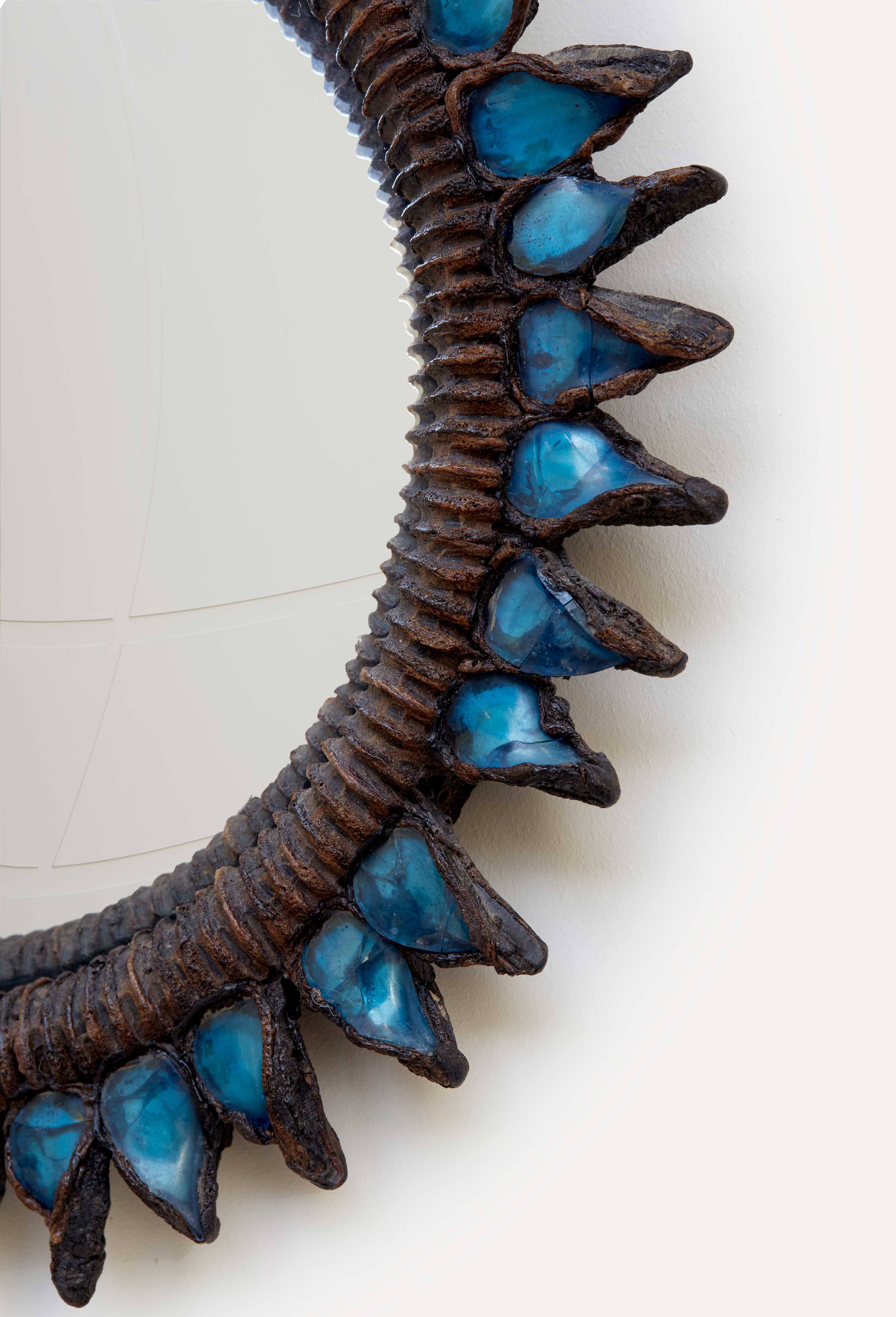 Line Vautrin, Blue “Chardon” mirror, vue 02