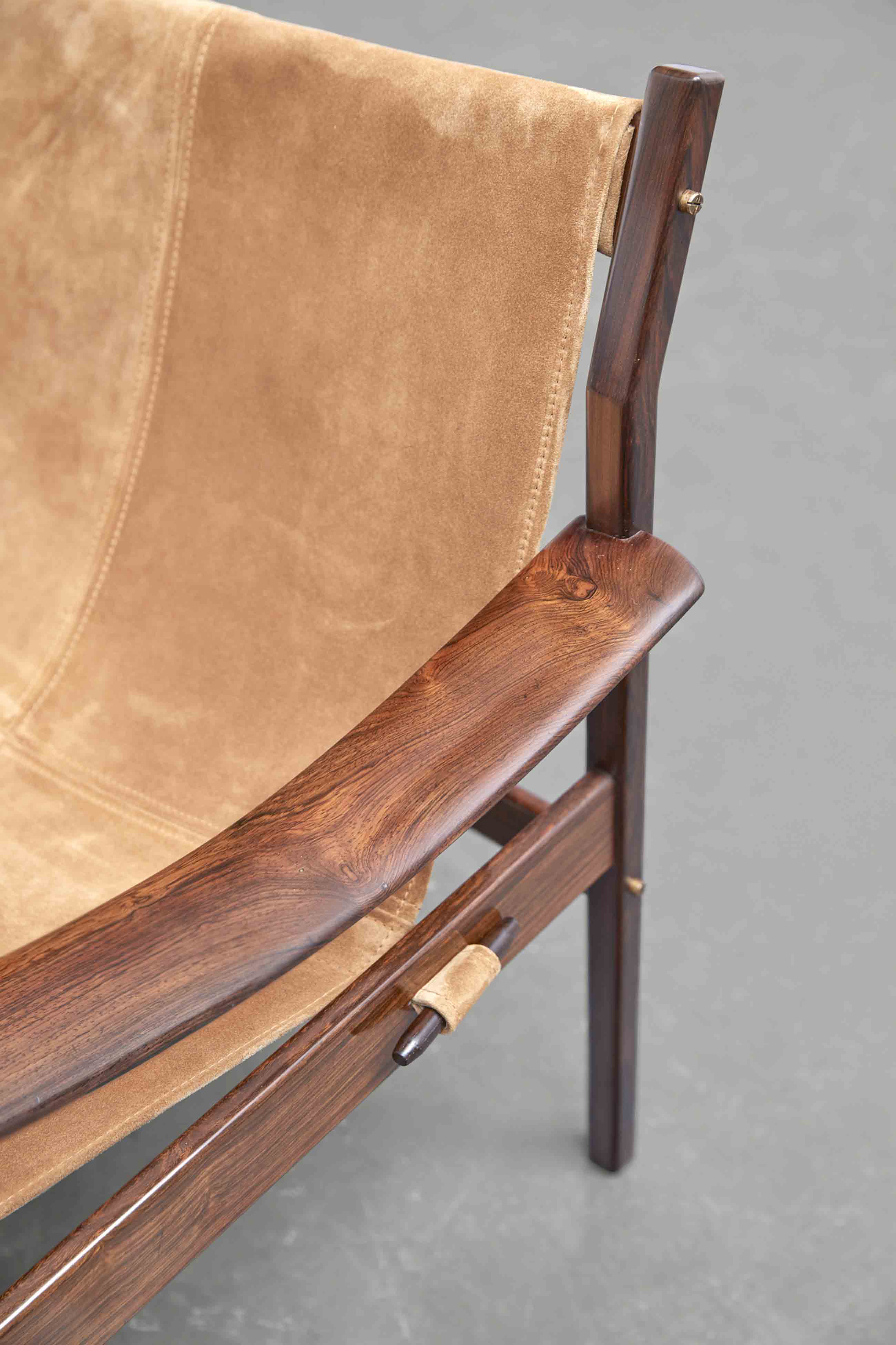 Jorge Zalsupin, pair of « 720 » armchairs, vue 02