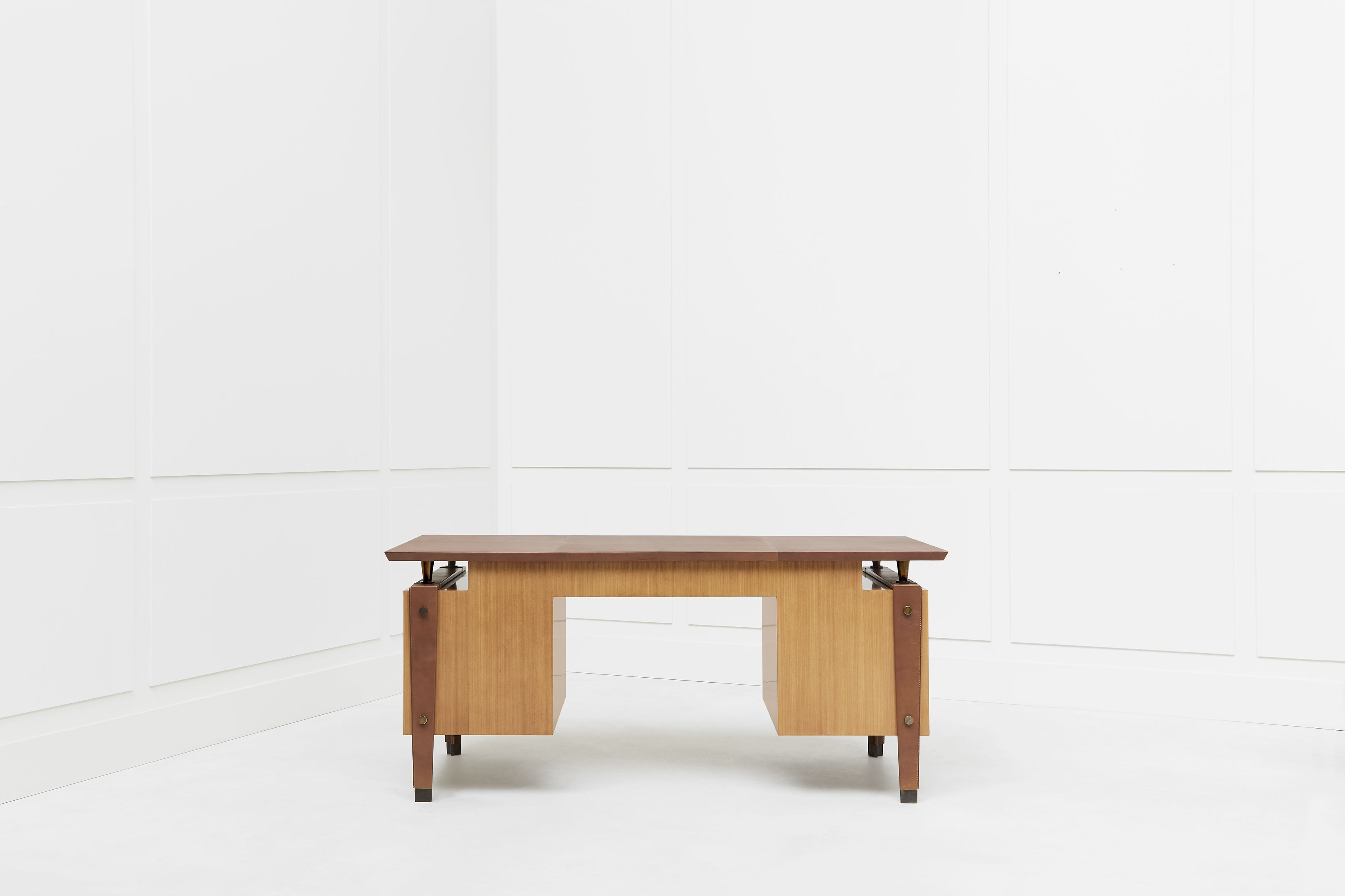 Jacques Quinet, Bureau et son fauteuil, vue 03