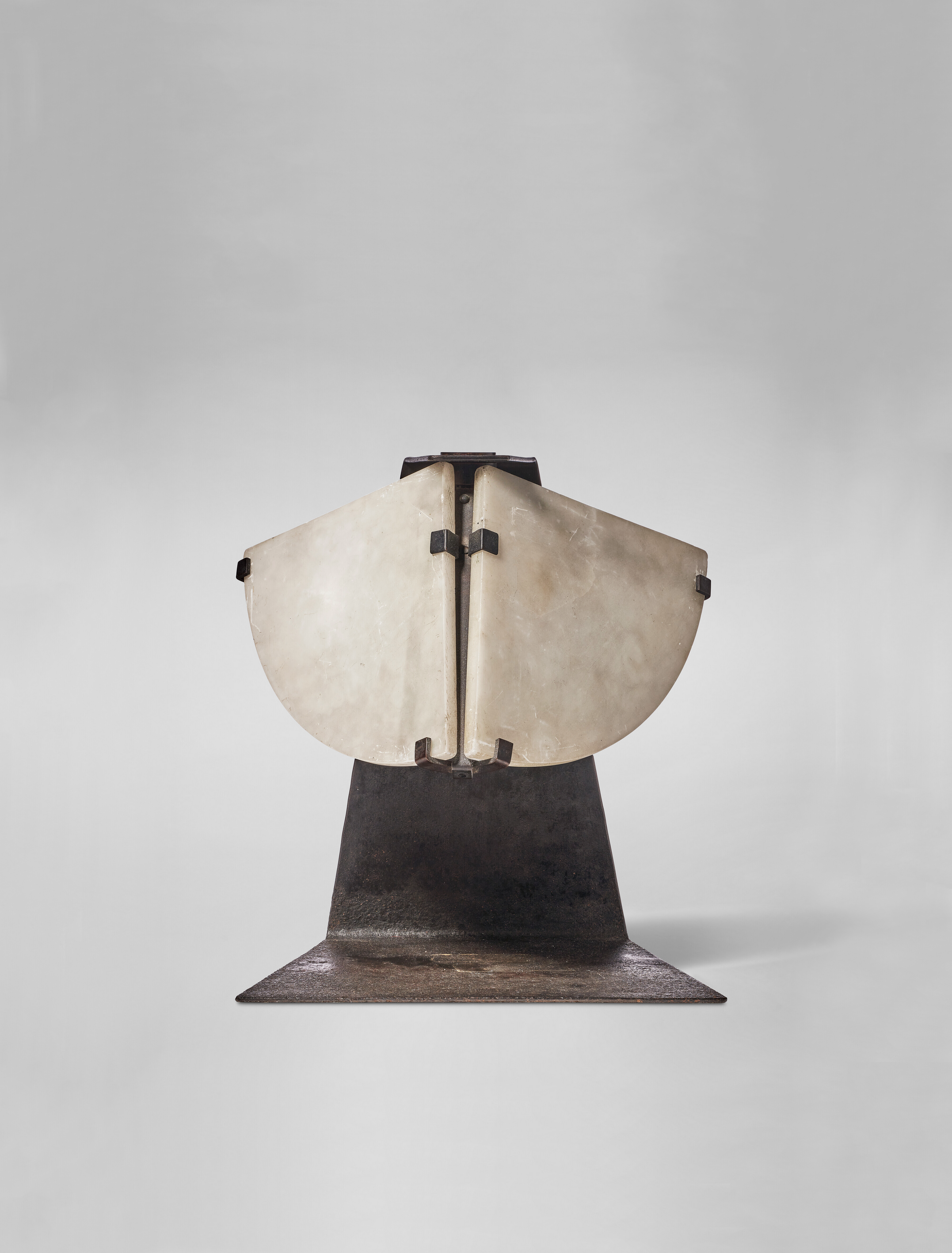 Pierre Chareau, Lampe “Masque”, vue 01