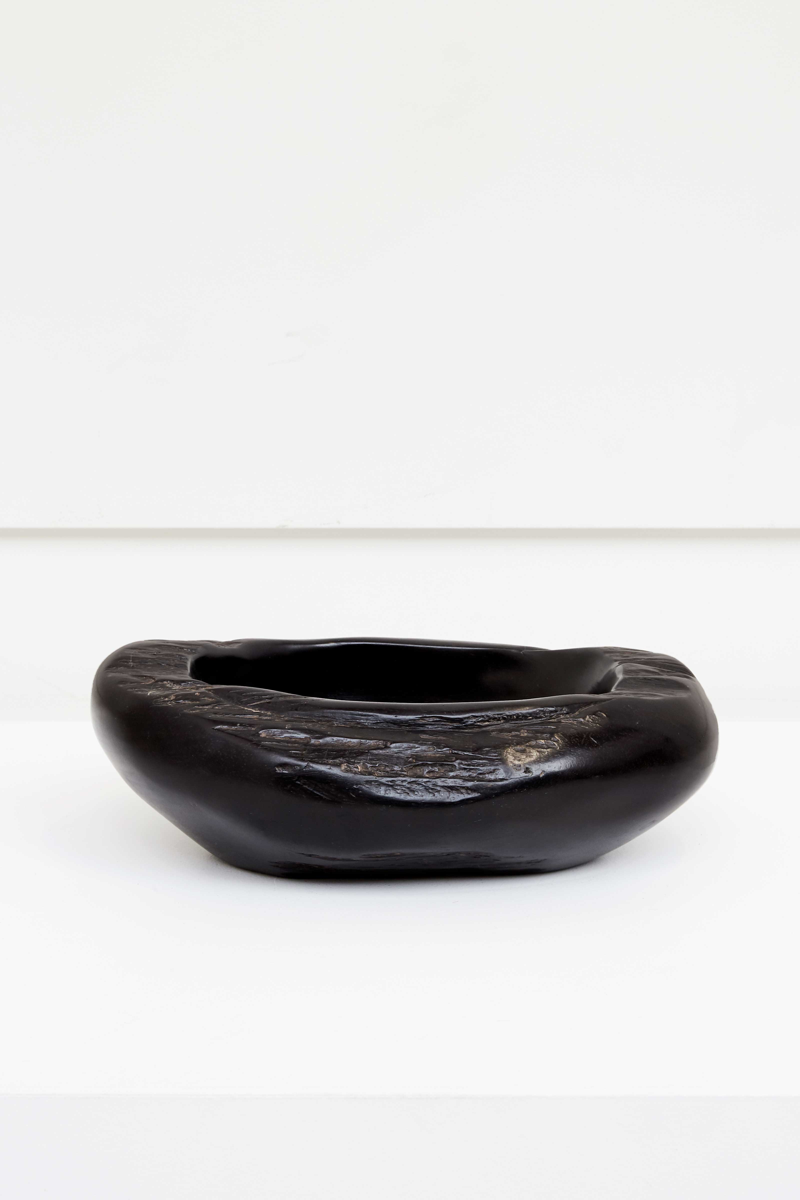 Alexandre Noll, Grande coupe en ébène, vue 01