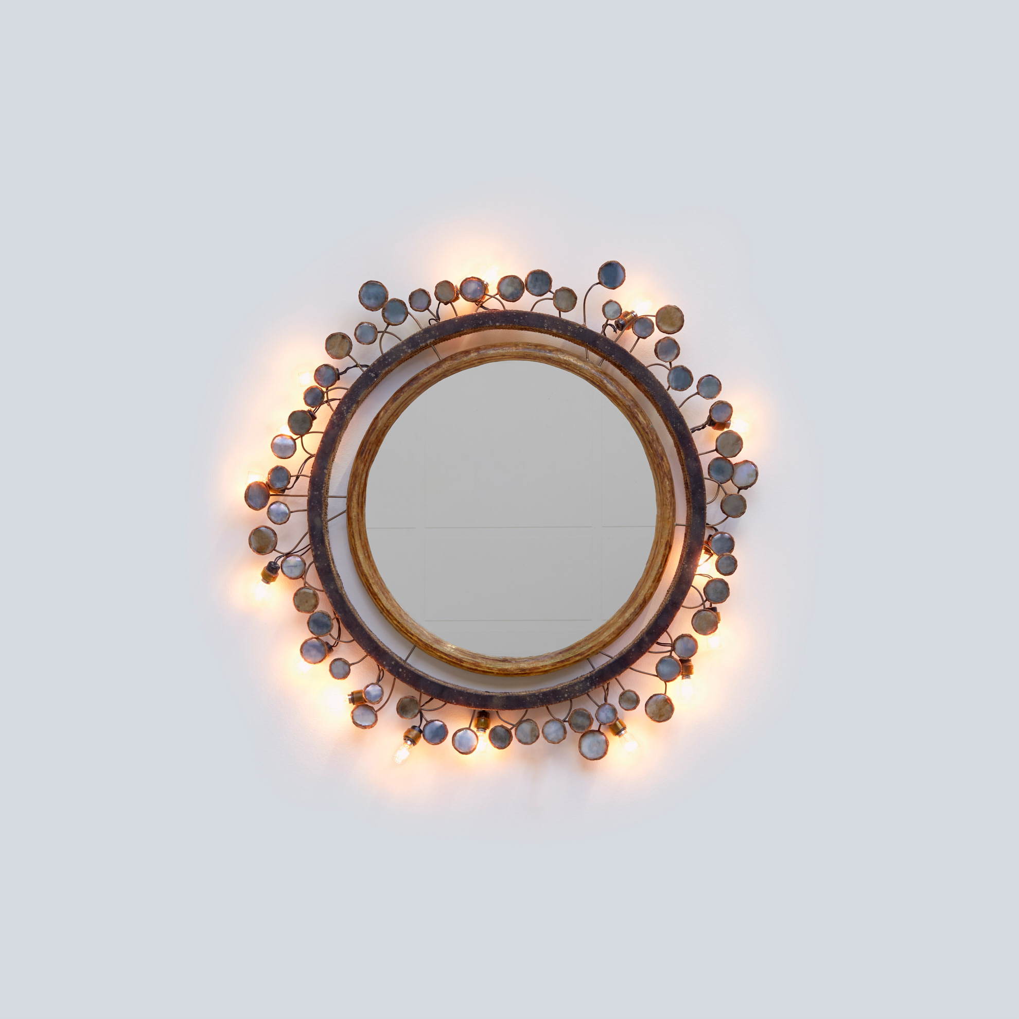 Line Vautrin, ‘Sequins’ enlightening mirror, vue 01