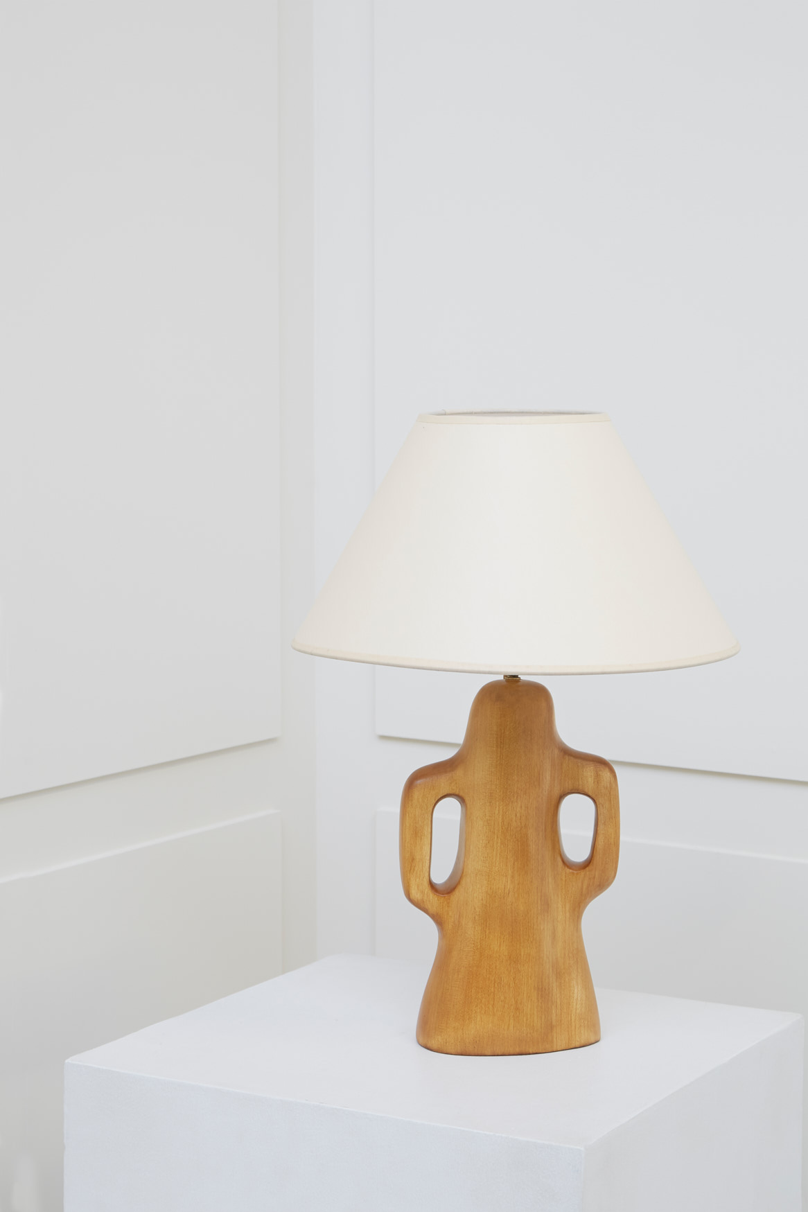Alexandre Noll, Lampe en merisier, vue 01