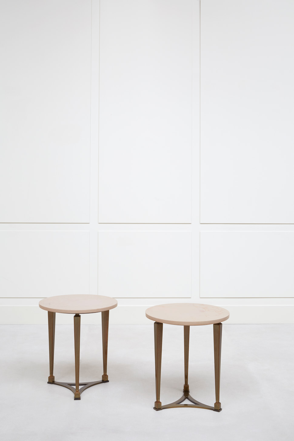 Jacques Quinet, Pair of side tables, vue 01