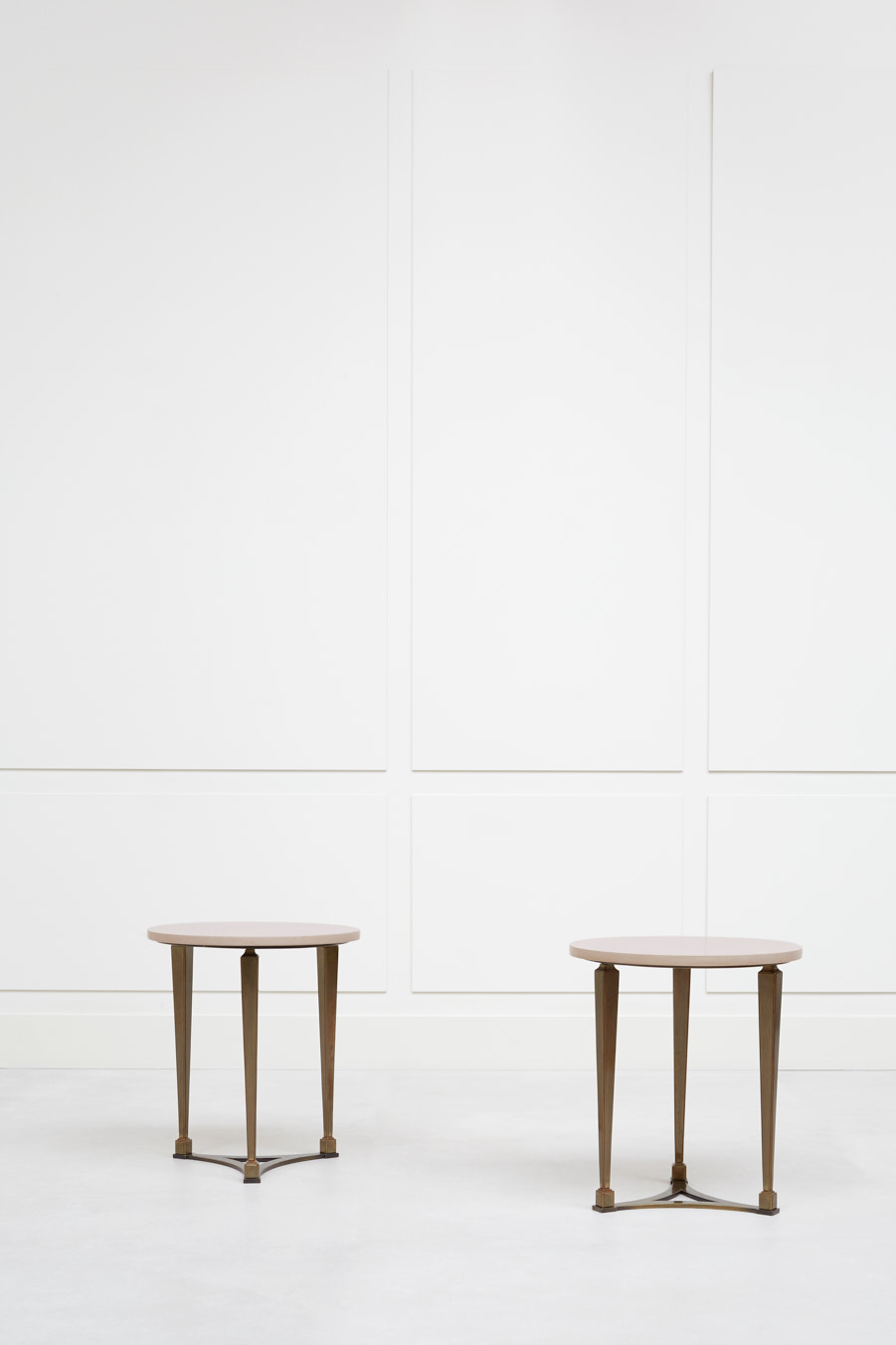 Jacques Quinet, Pair of side tables, vue 02