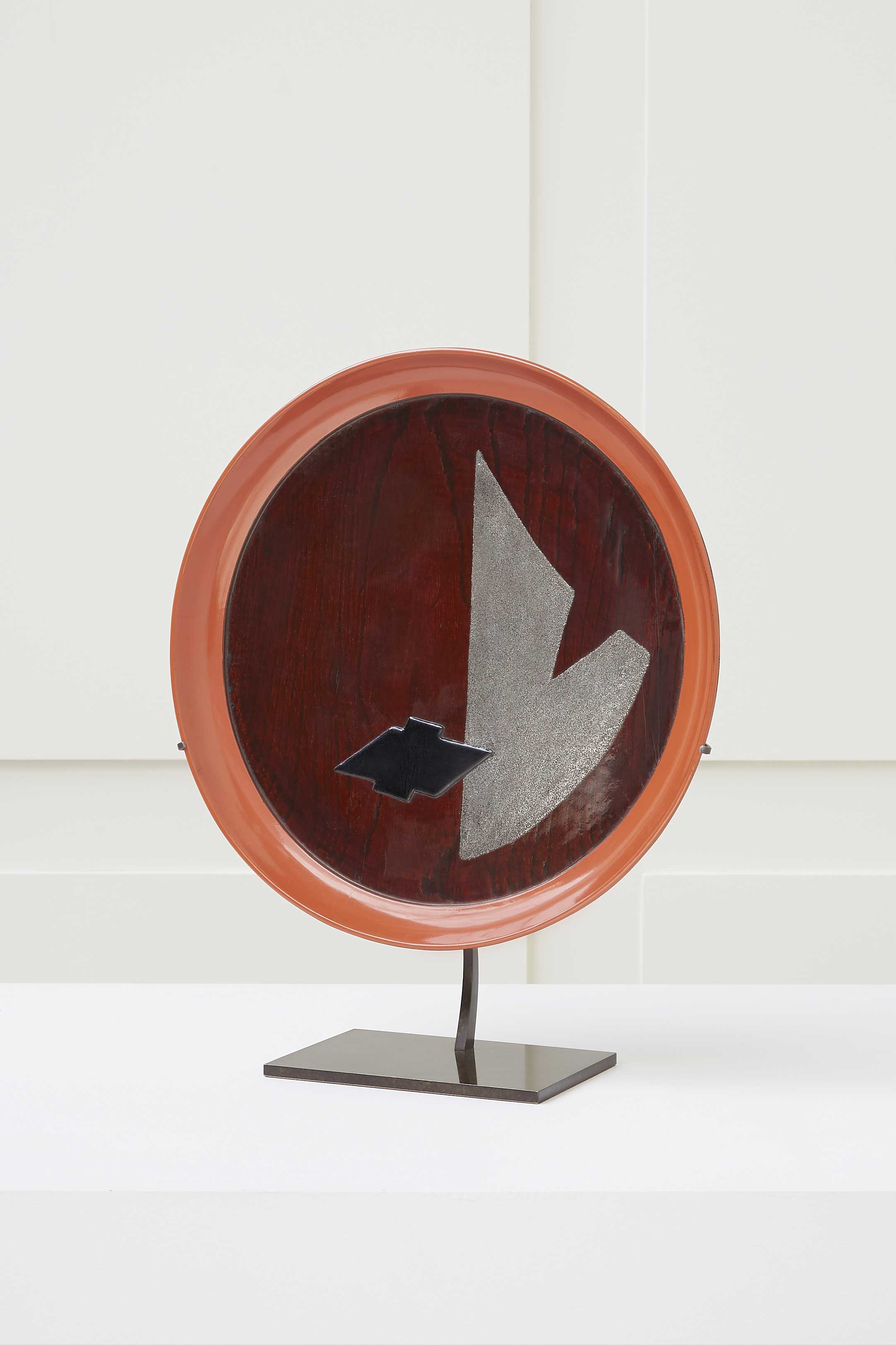 Eileen Gray, Plateau en laque, vue 03