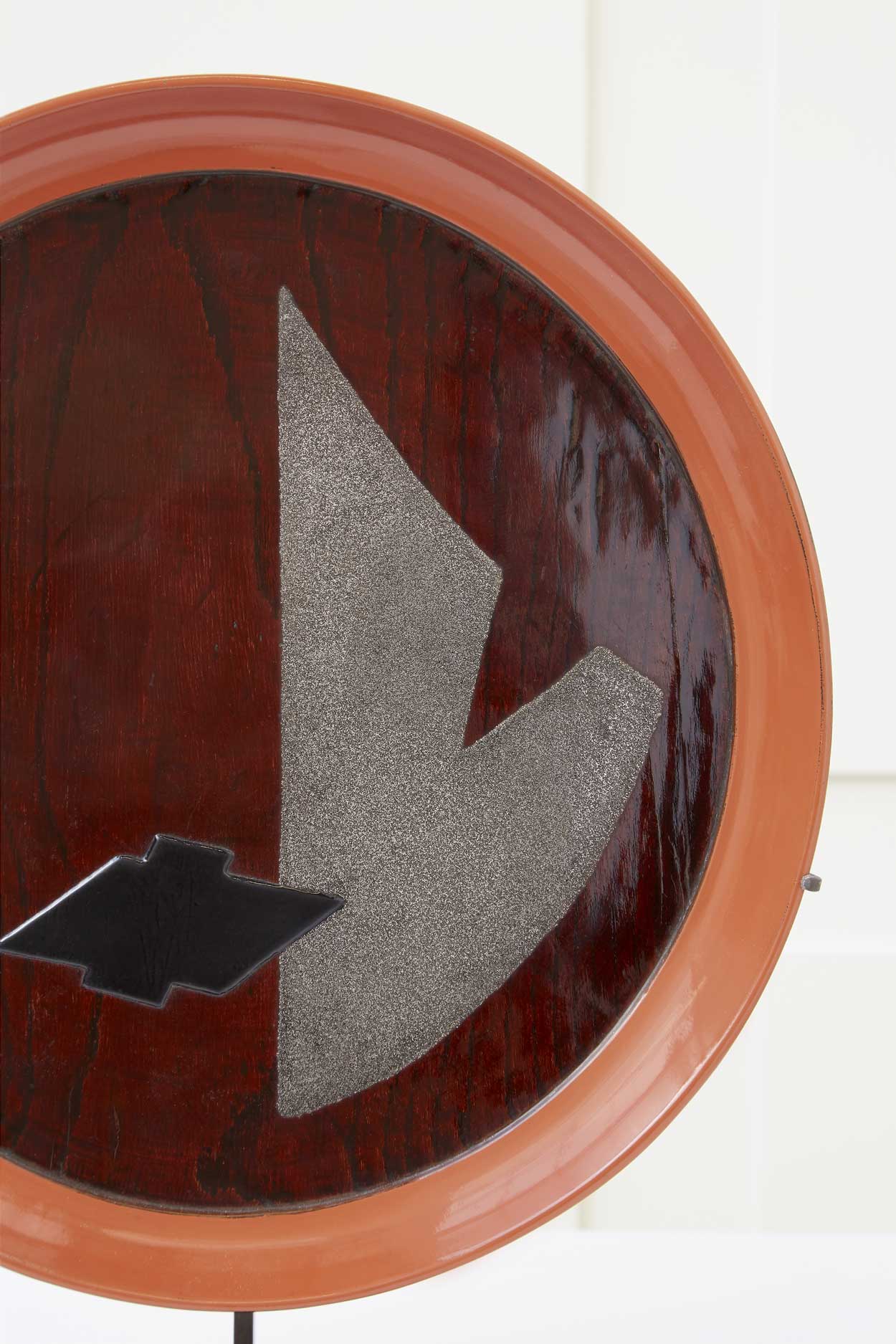 Eileen Gray, Plateau en laque, vue 04