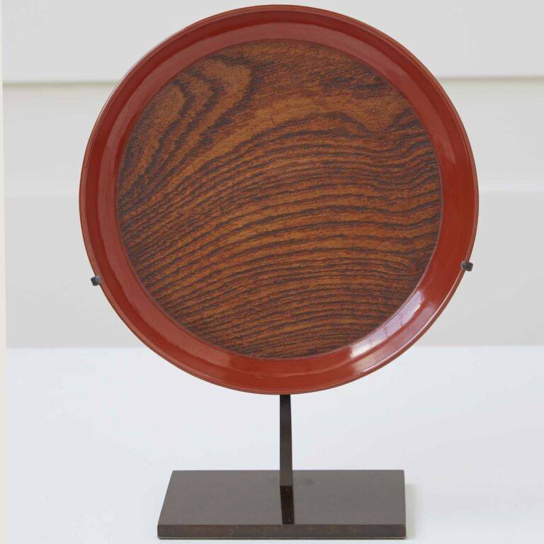 Eileen Gray, Plateau en laque
